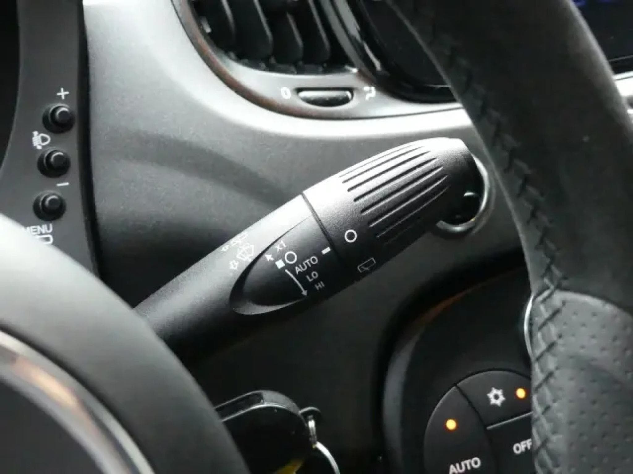 Abarth 695 1.4 T-JET 180 (2023) - Photo 18