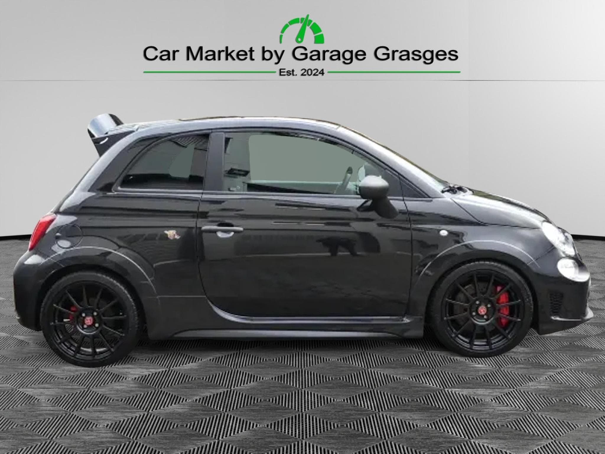 Abarth 695 1.4 T-JET 180 (2023) - Photo 2