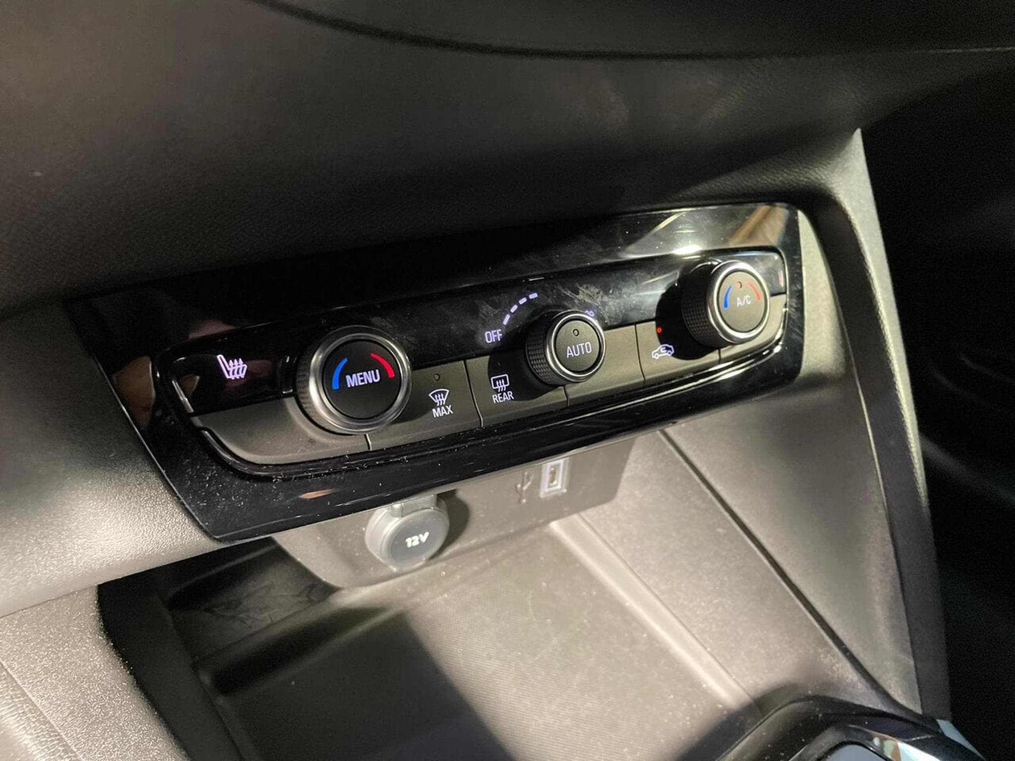 Opel Corsa 1.2 ESSENCE 75 GS LINE CARPLAY 5P (2023) - Photo 7