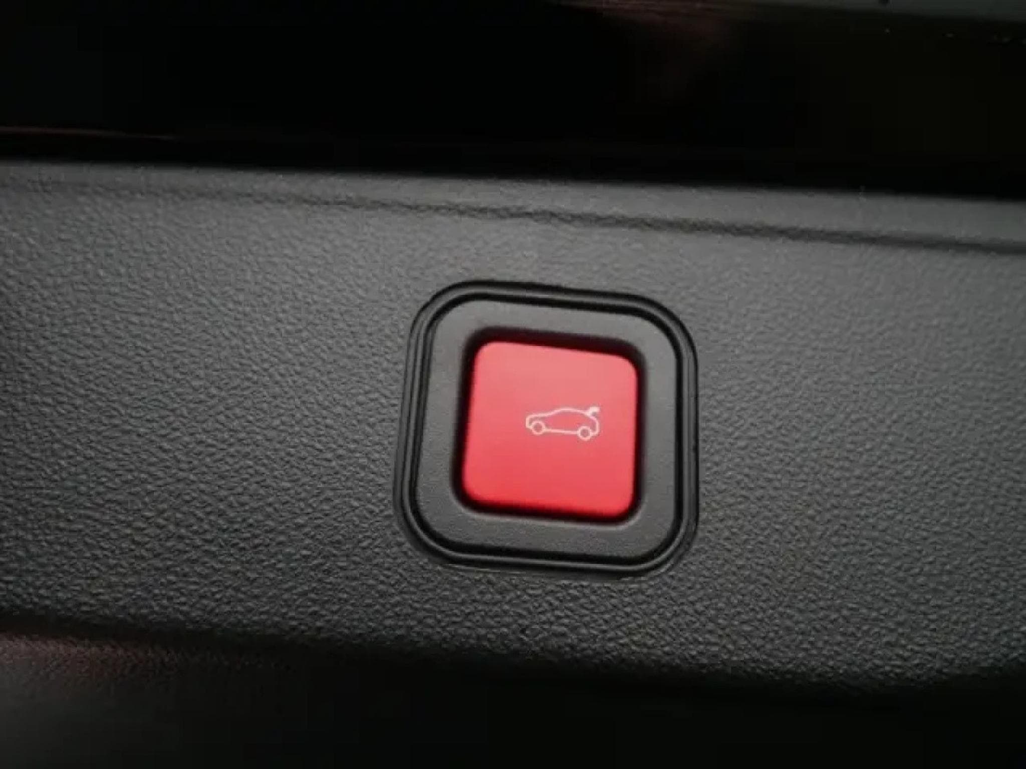 Jeep Avenger OVERLAND 1.2 4xe HYBRID (2025) - Photo 11