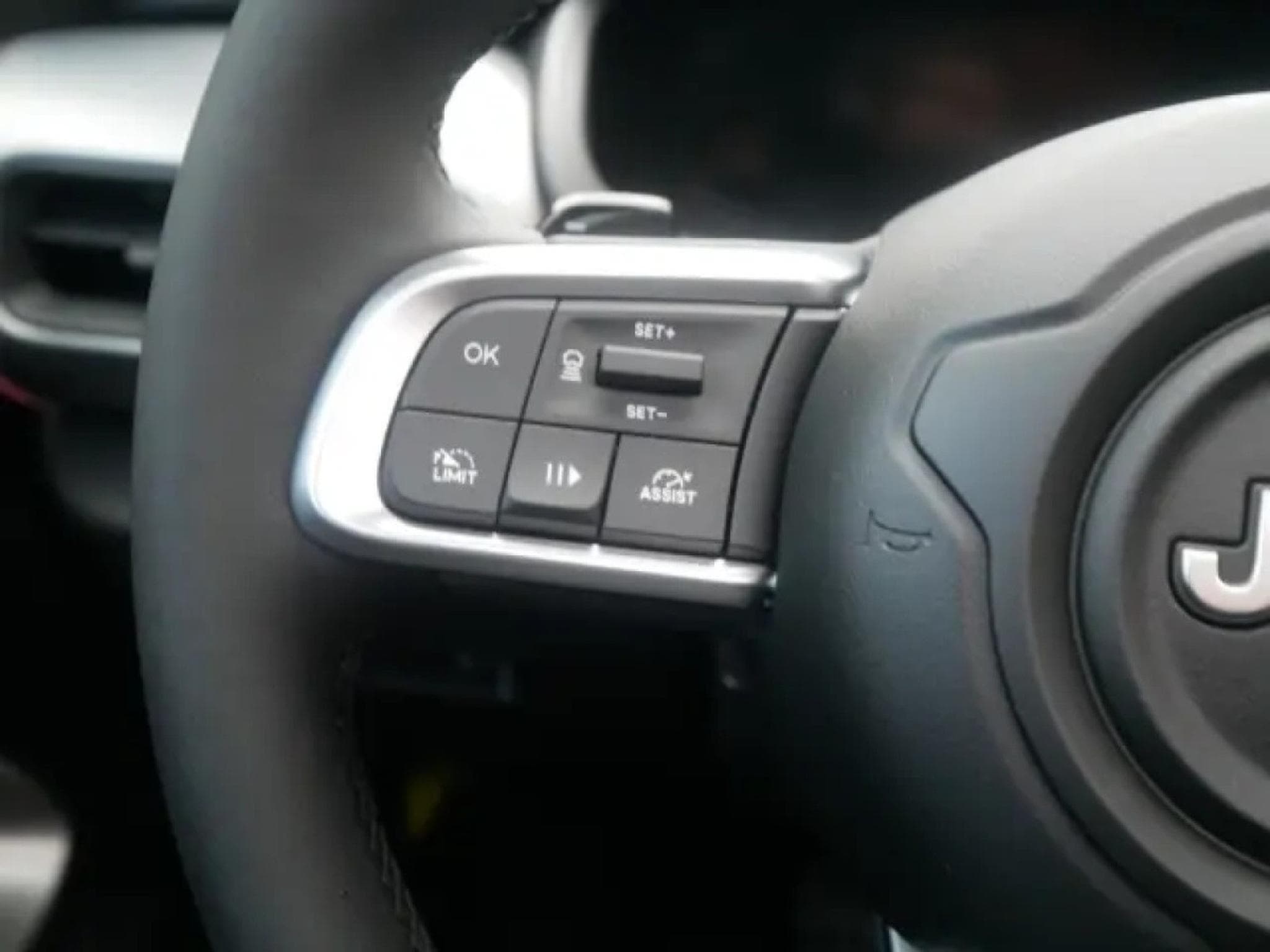 Jeep Avenger OVERLAND 1.2 4xe HYBRID (2025) - Photo 14