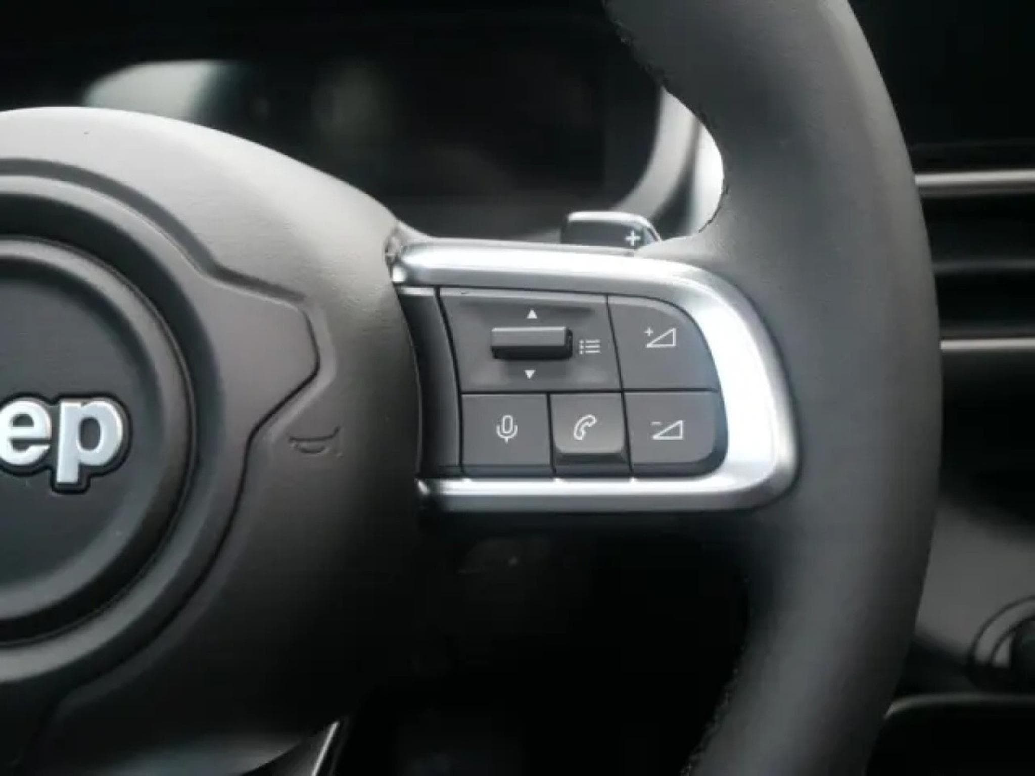 Jeep Avenger OVERLAND 1.2 4xe HYBRID (2025) - Photo 15