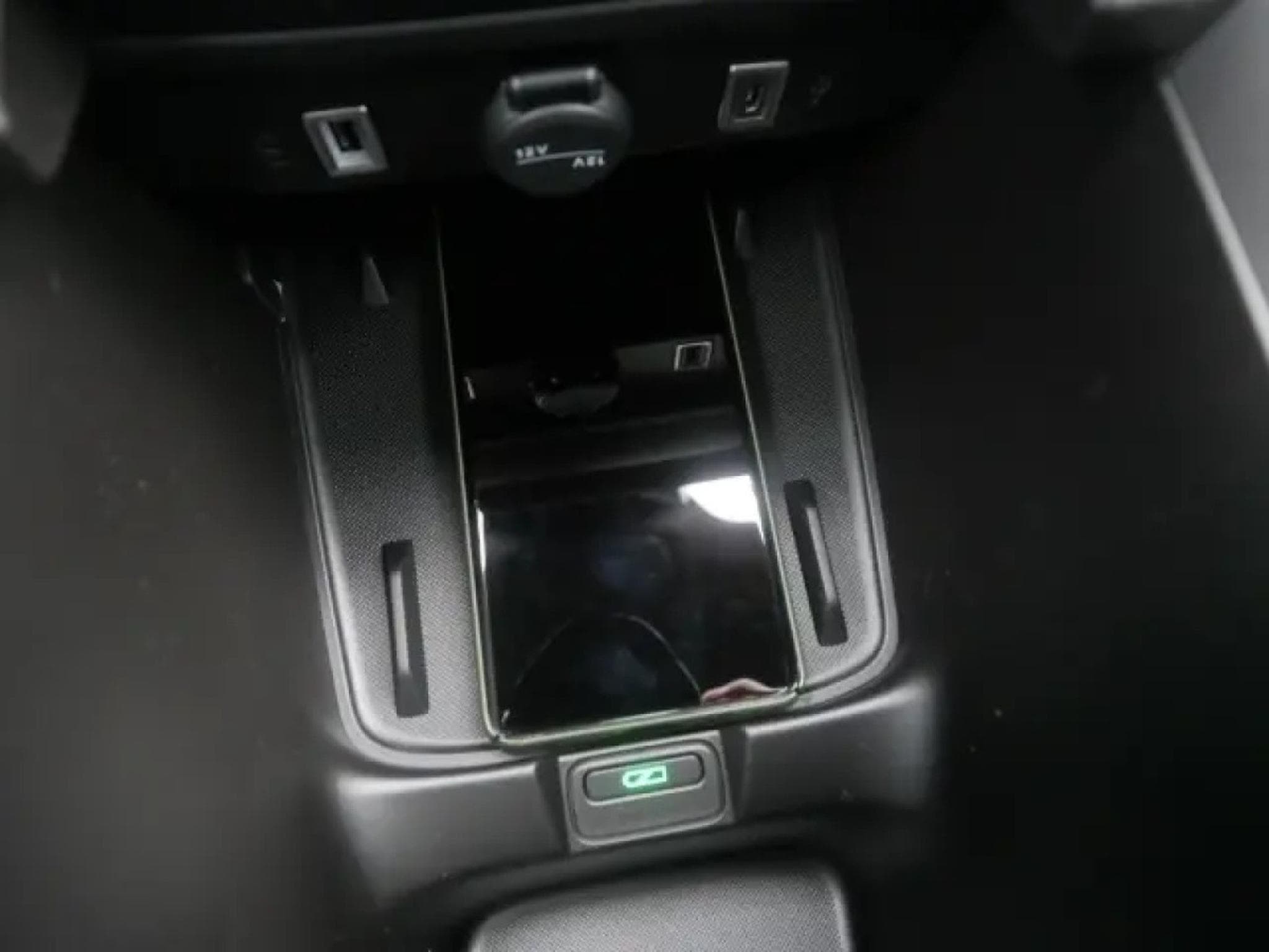 Jeep Avenger OVERLAND 1.2 4xe HYBRID (2025) - Photo 24