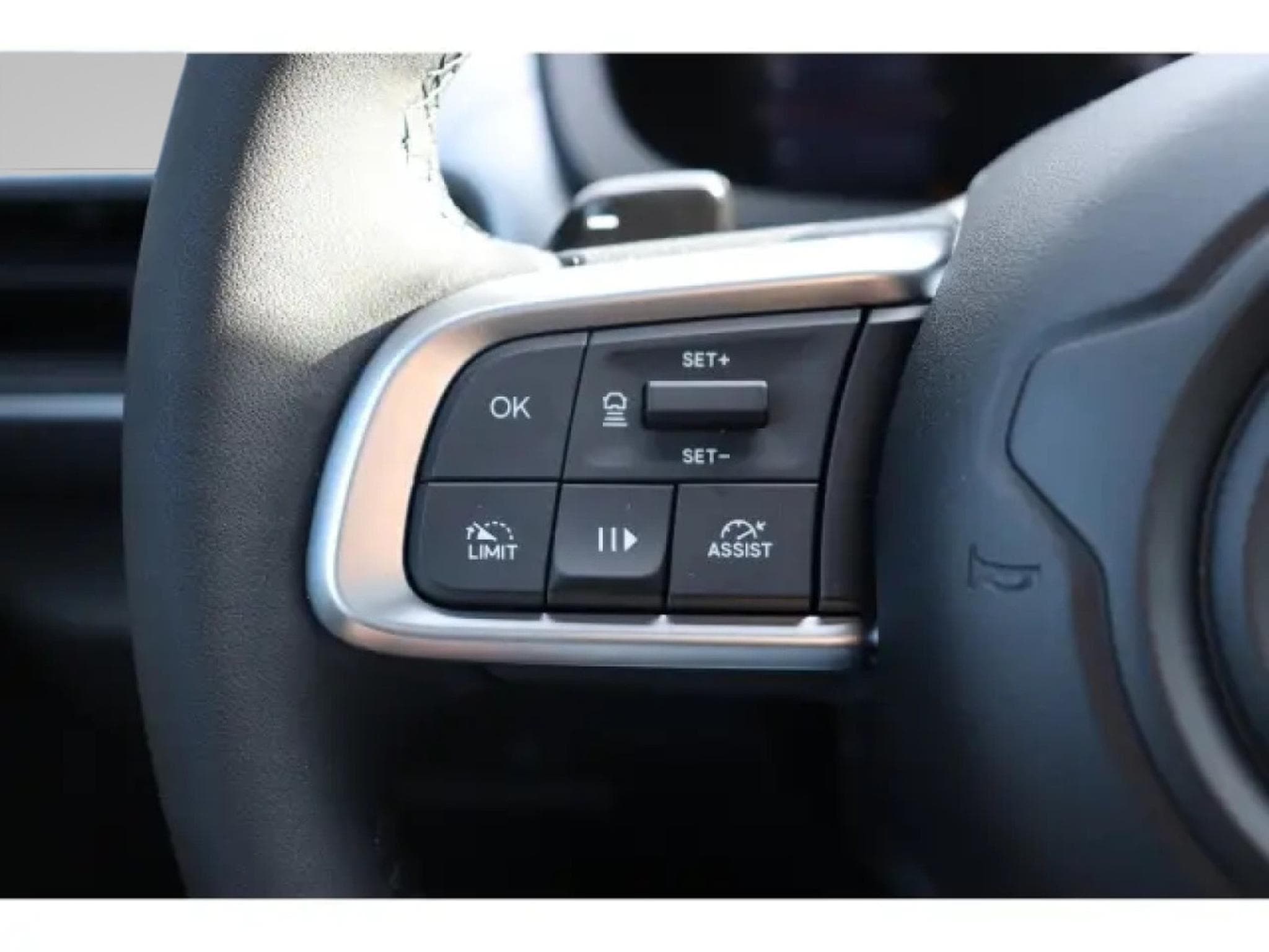 Jeep Avenger THE NORTH FACE 4xe HYBRID (2025) - Photo 16