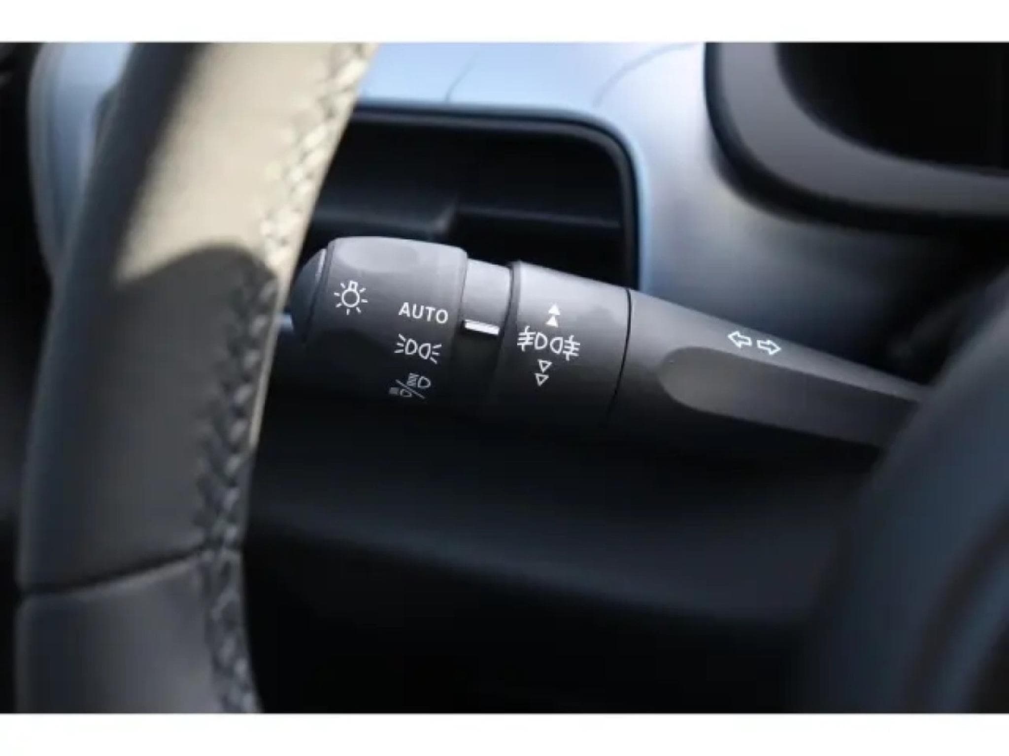 Jeep Avenger THE NORTH FACE 4xe HYBRID (2025) - Photo 17