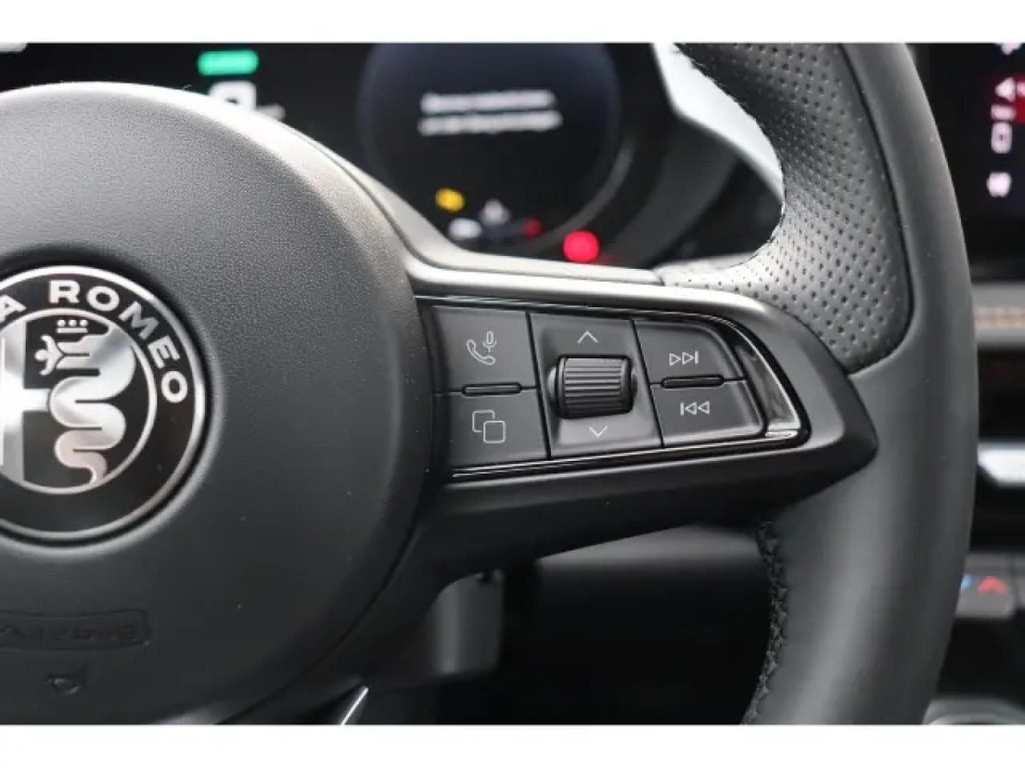 Alfa-Romeo Tonale IBRIDA VELOCE 1.2 VGT 175PS DCT6 (2026) - Photo 16