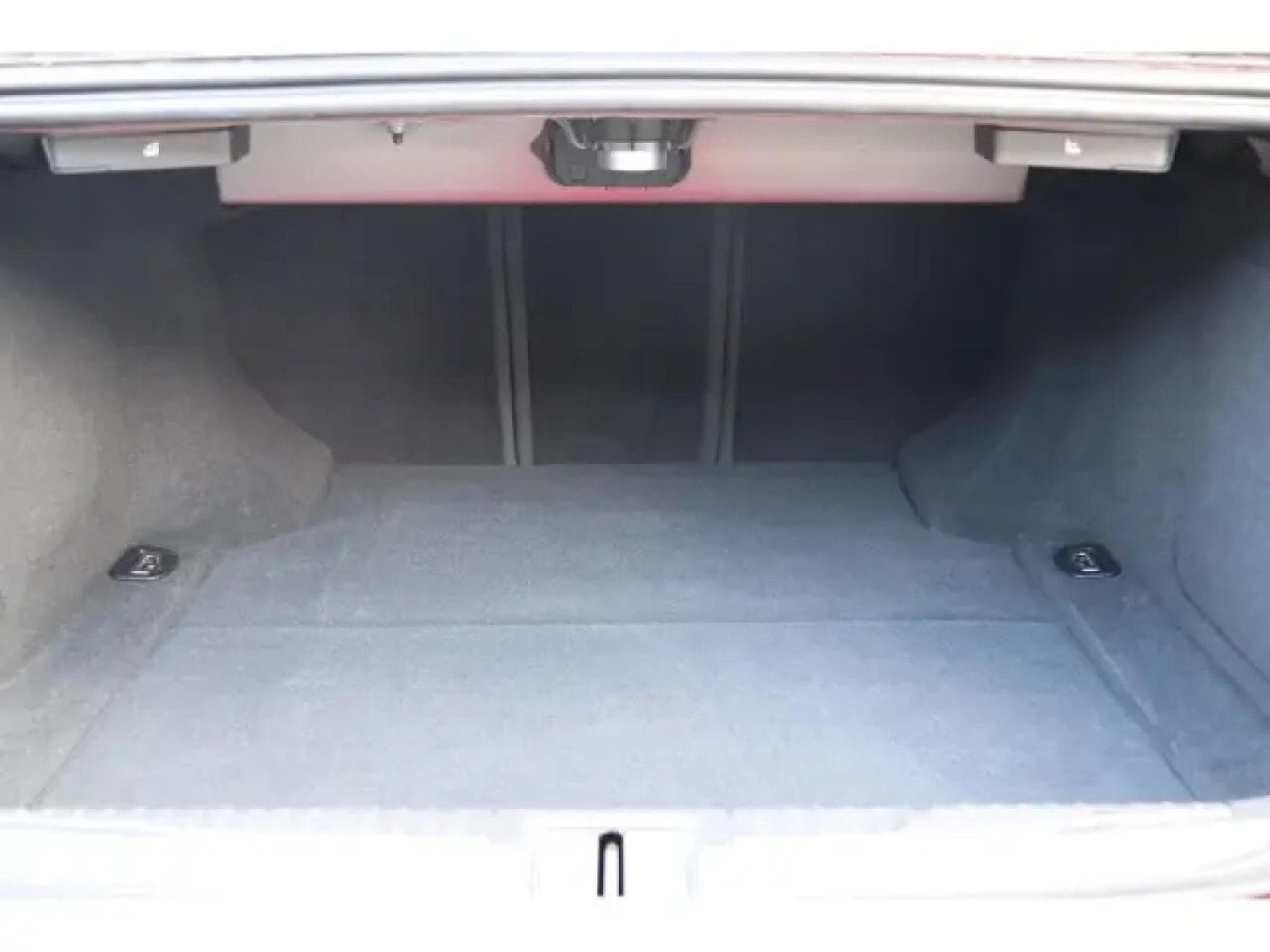 Alfa-Romeo Giulia COMPETIZIONE 2.0 TURBO (2023) - Photo 10