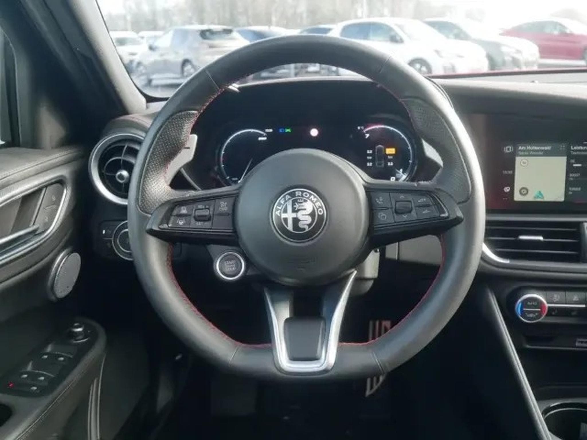 Alfa-Romeo Giulia COMPETIZIONE 2.0 TURBO (2023) - Photo 15