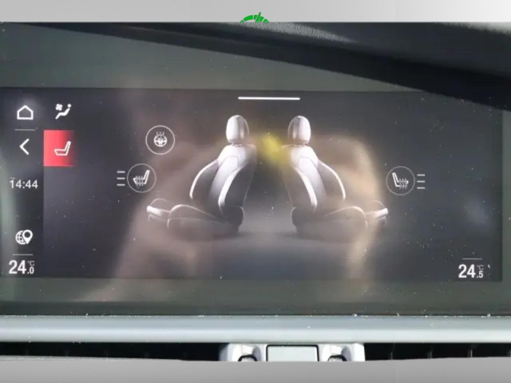 Alfa-Romeo Giulia COMPETIZIONE 2.0 TURBO (2023) - Photo 17