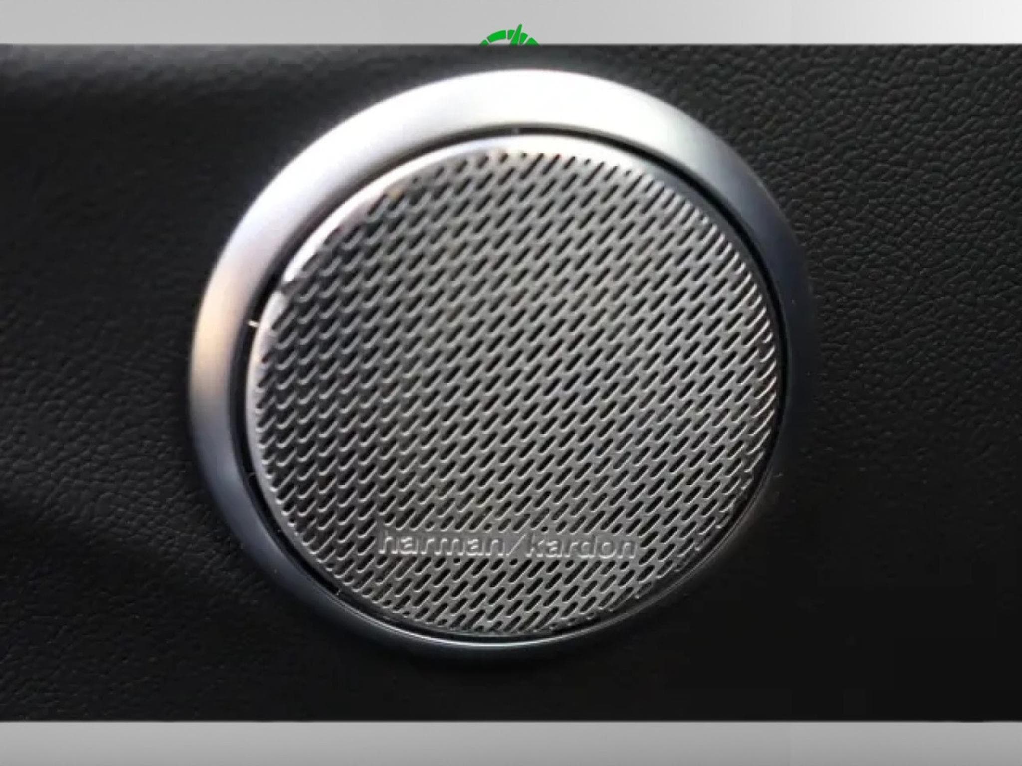 Alfa-Romeo Giulia COMPETIZIONE 2.0 TURBO (2023) - Photo 25