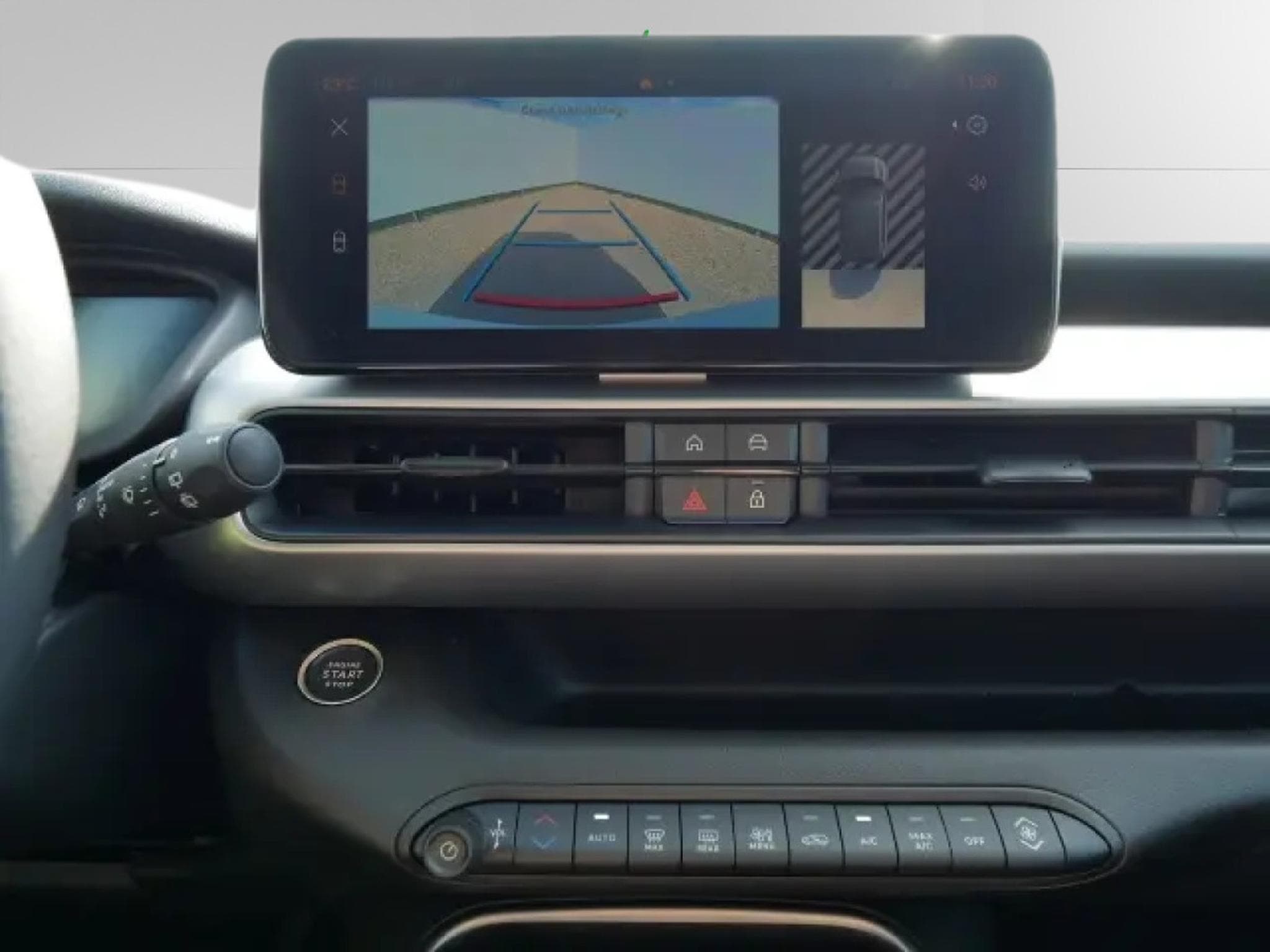 Jeep Avenger Summit e-Hybrid 1.2 (2025) - Photo 17