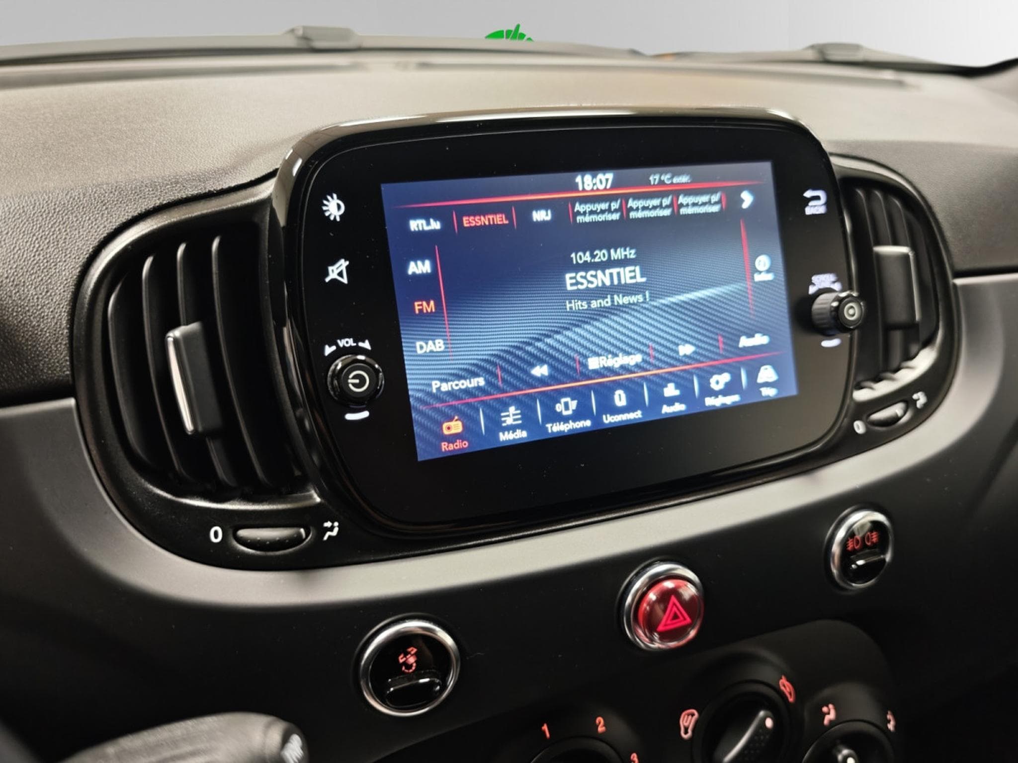 Abarth 595 1.4 T-JET 165 (2024) - Photo 17