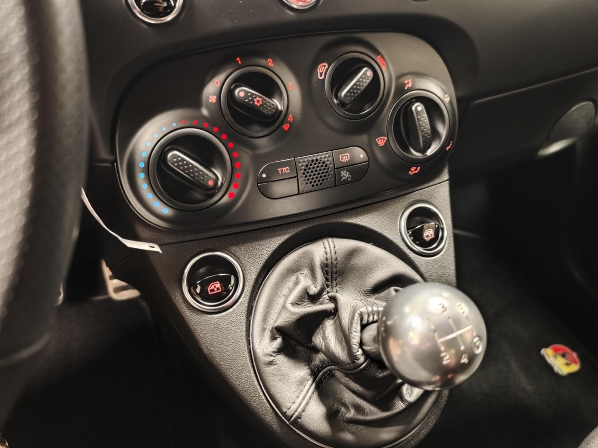 Abarth 595 1.4 T-JET 165 (2024) - Photo 18