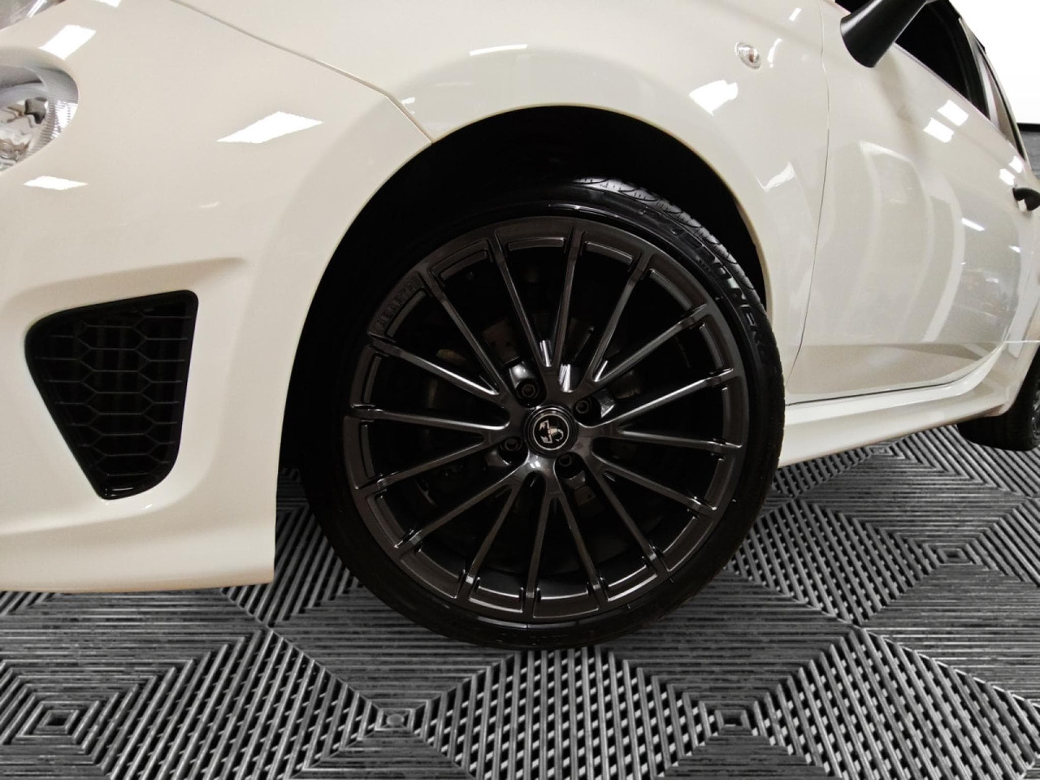 Abarth 595 1.4 T-JET 165 (2024) - Photo 19