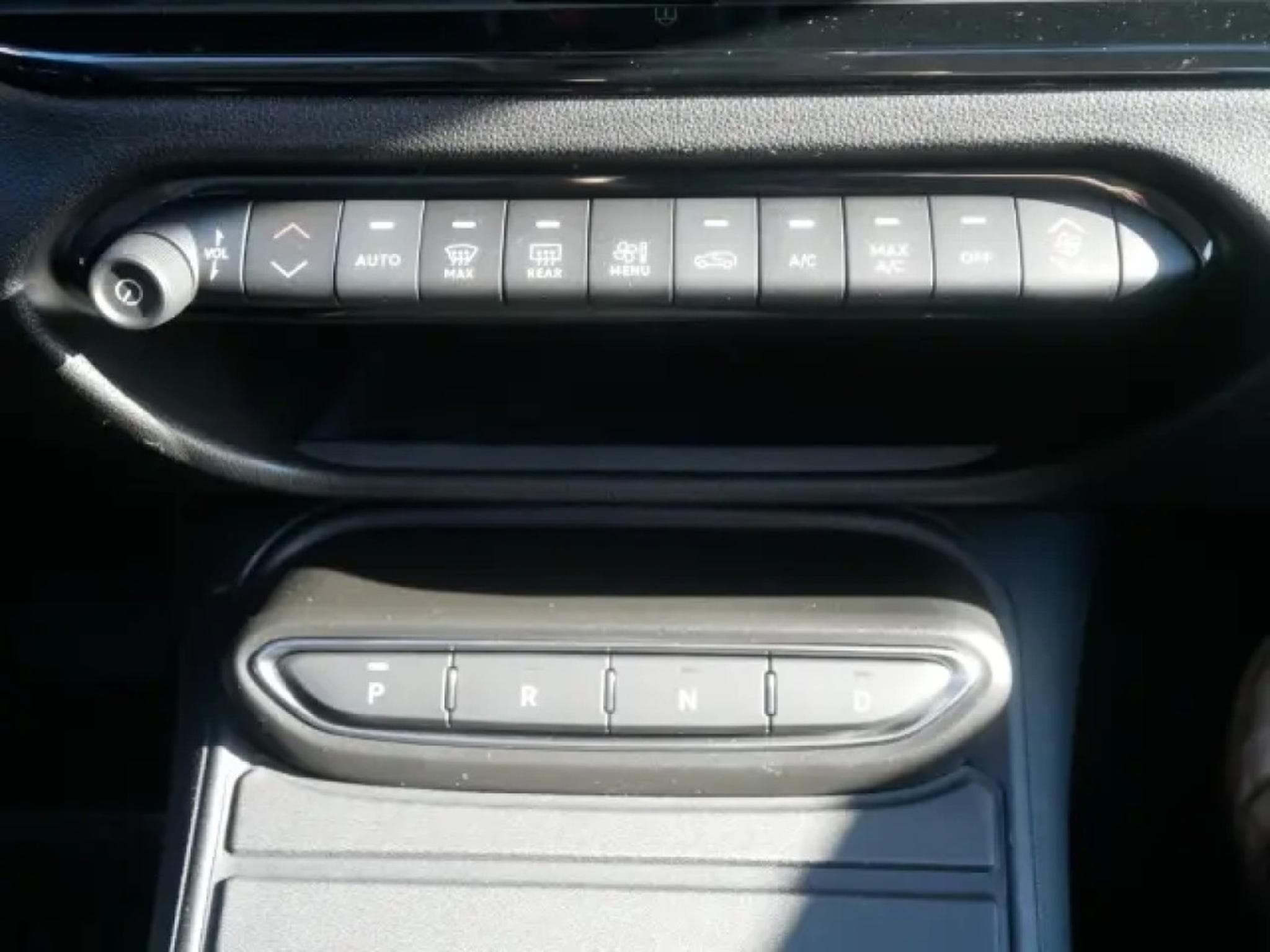 Fiat 600 ICON HYBRID 1.2 (2026) - Photo 25