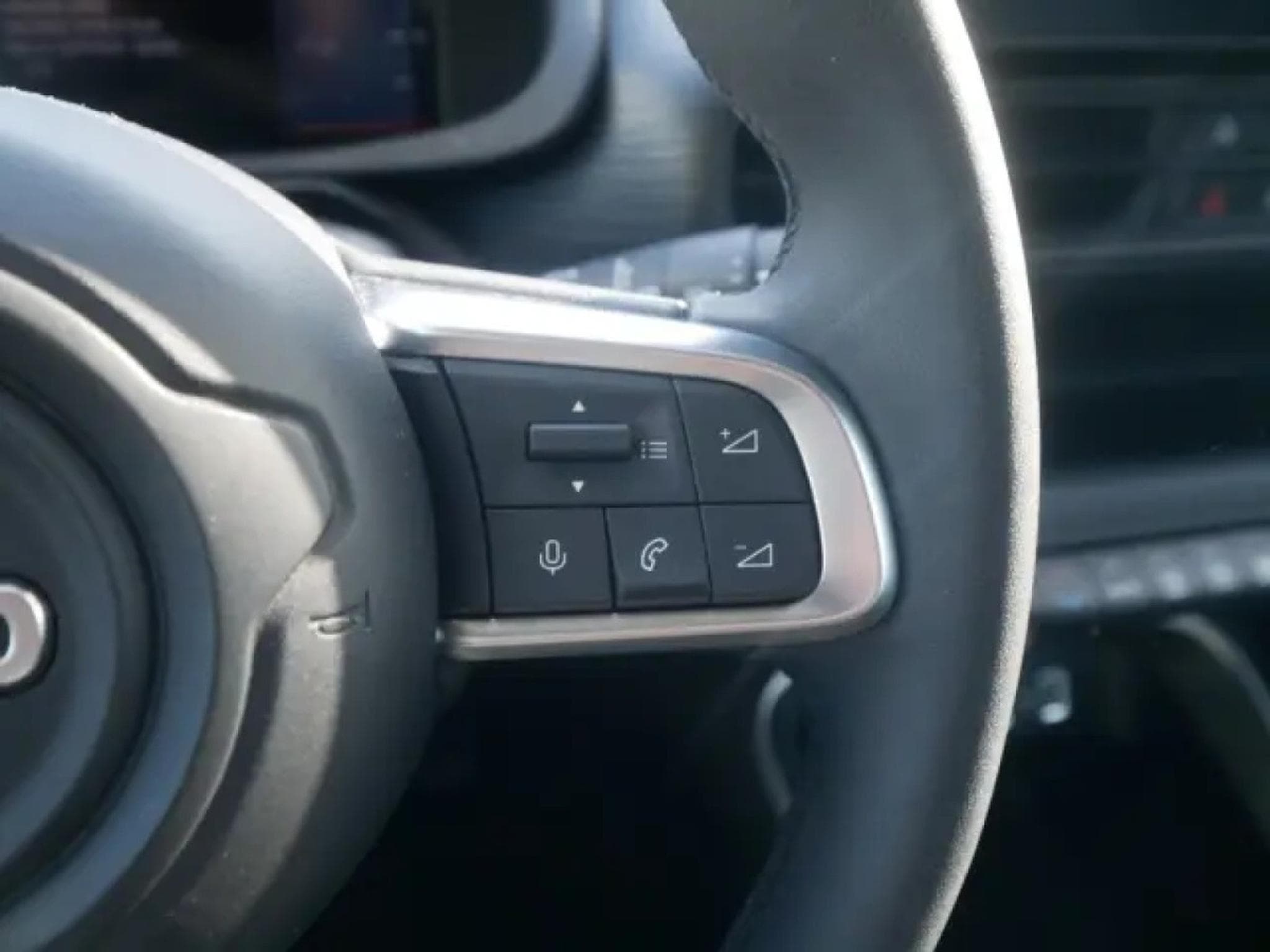 Jeep Avenger ALTITUDE 1.2 (2024) - Photo 16