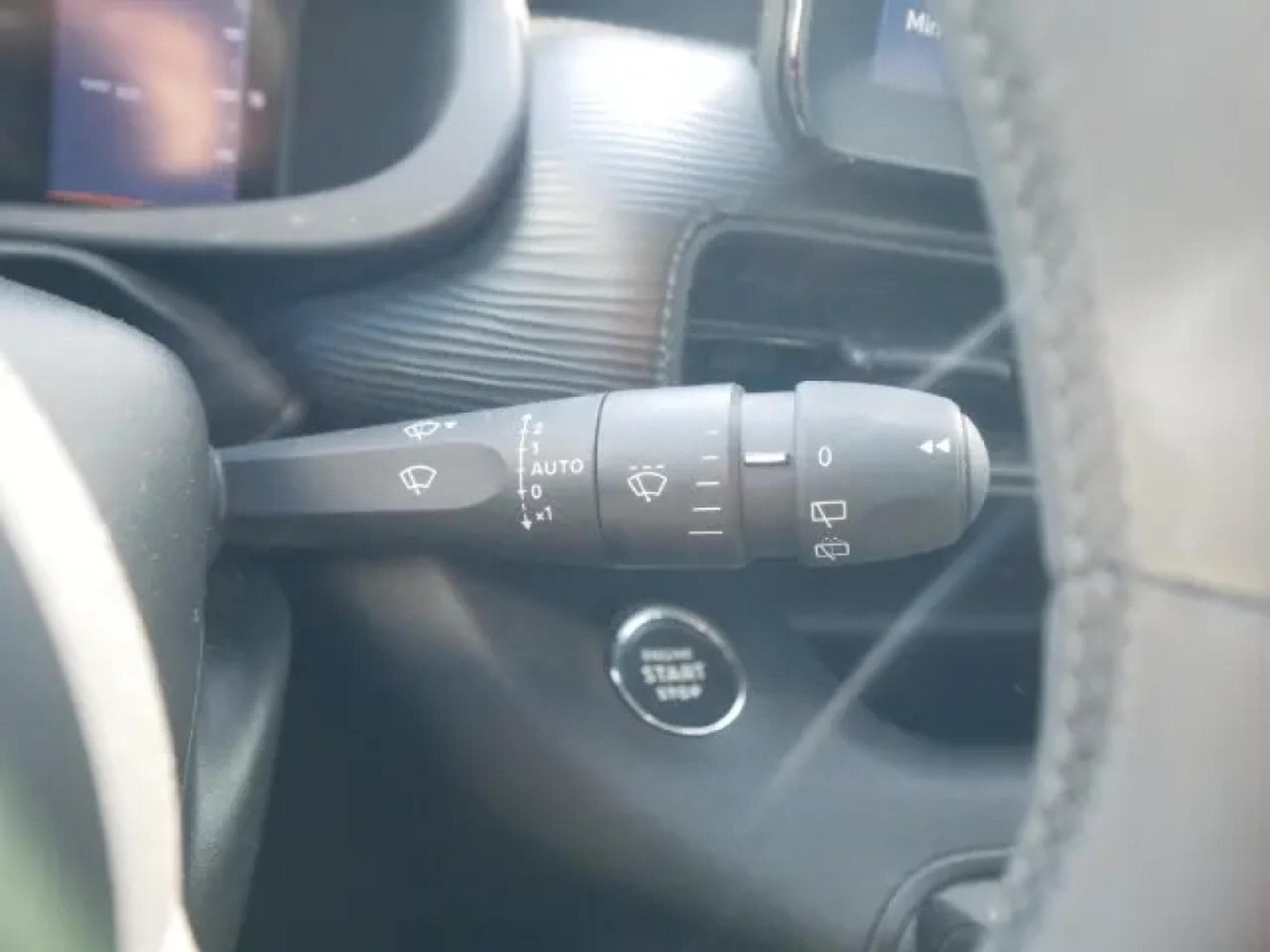 Jeep Avenger ALTITUDE 1.2 (2024) - Photo 18