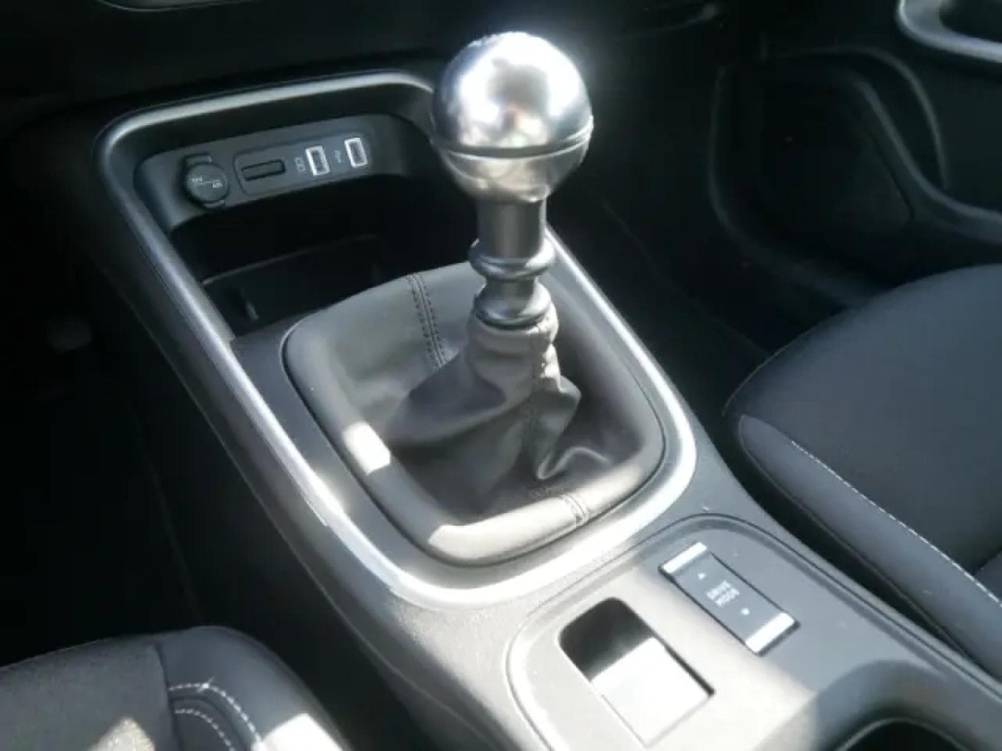 Jeep Avenger ALTITUDE 1.2 (2024) - Photo 22