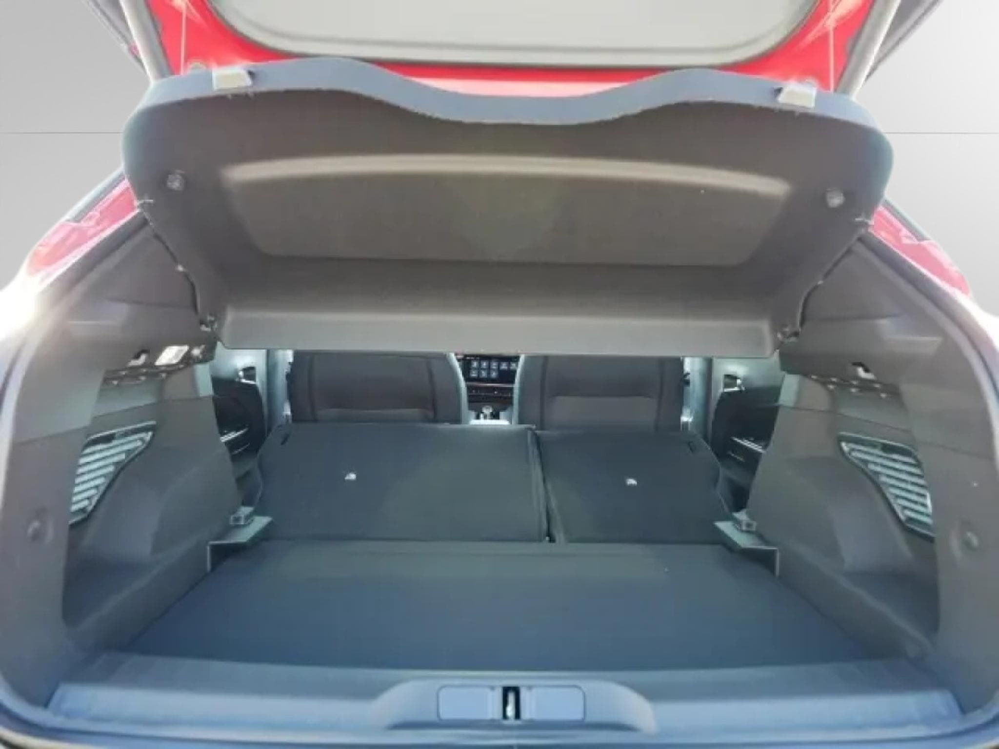 Alfa-Romeo Junior Ibrida Speciale 1.2 VGT (2025) - Photo 10