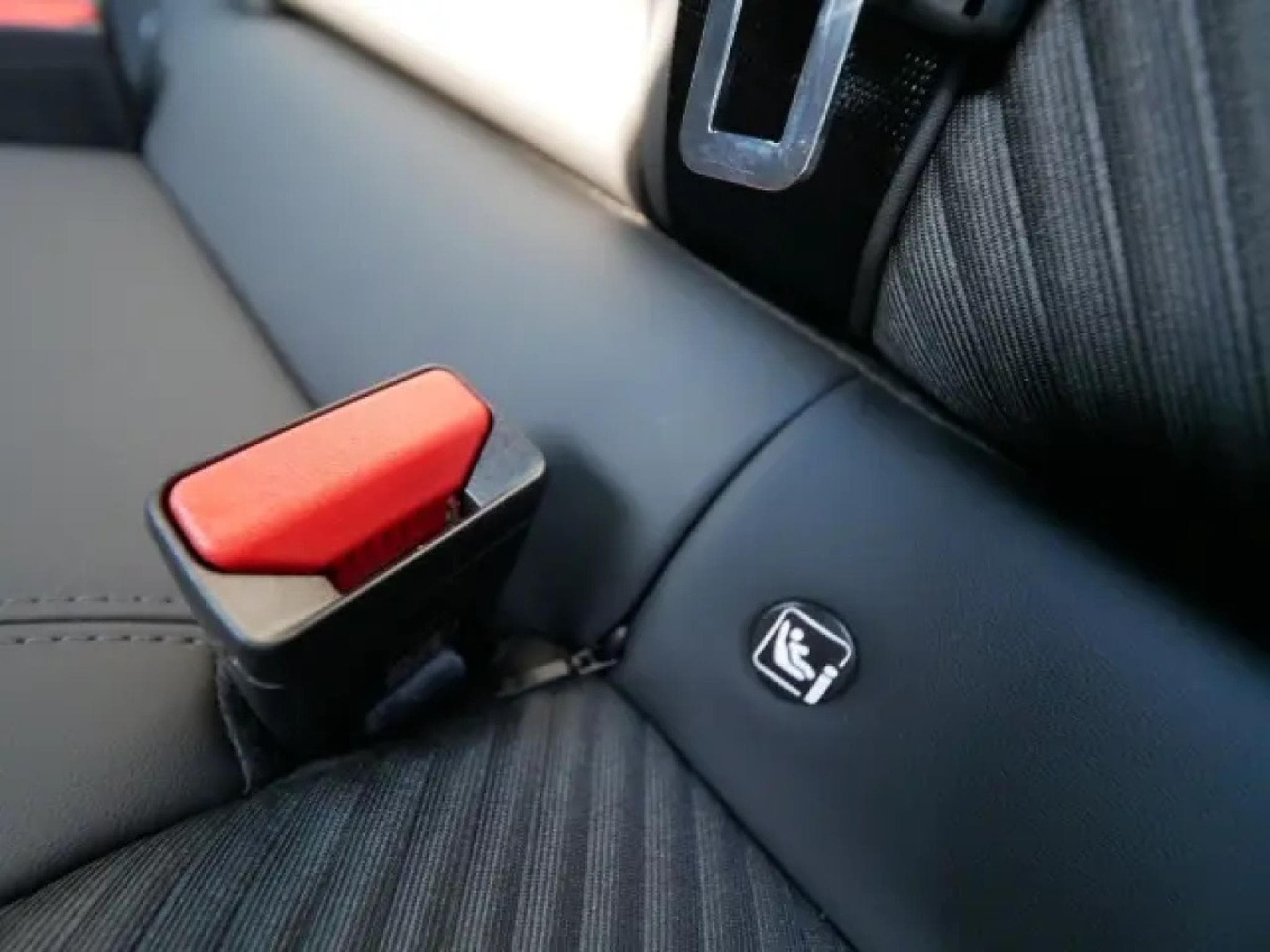 Alfa-Romeo Junior Ibrida Speciale 1.2 VGT (2025) - Photo 16