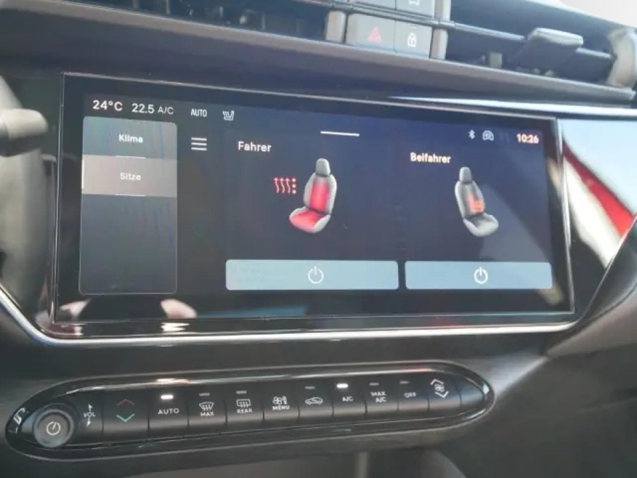 Alfa-Romeo Junior Ibrida Speciale 1.2 VGT (2025) - Photo 21