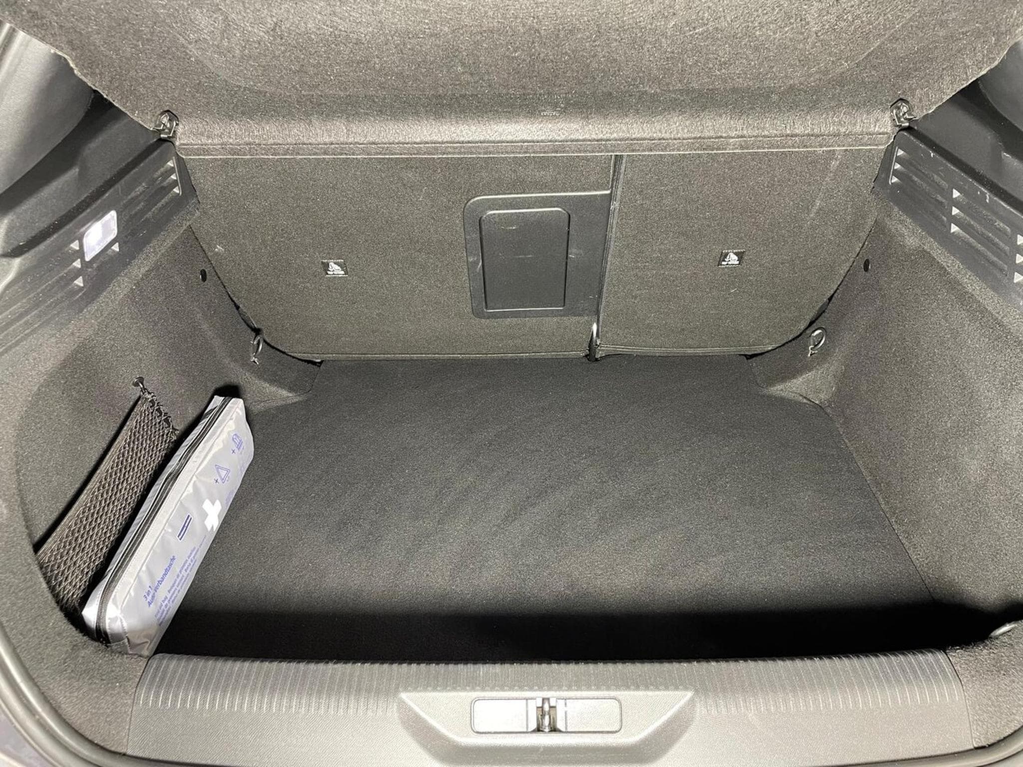 Peugeot 308 1.5 BlueHDI 130 ALLURE GPS CARPLAY (2022) - Photo 13