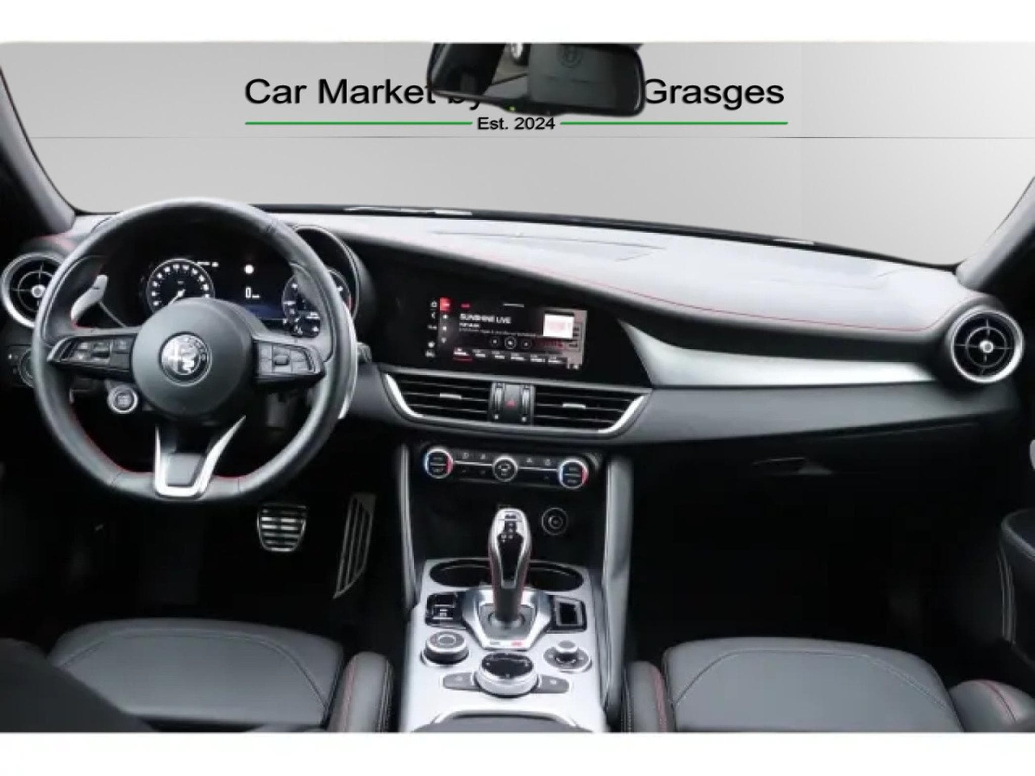 Alfa-Romeo Giulia COMPETIZIONE 2.0 TURBO (2023) - Photo 15