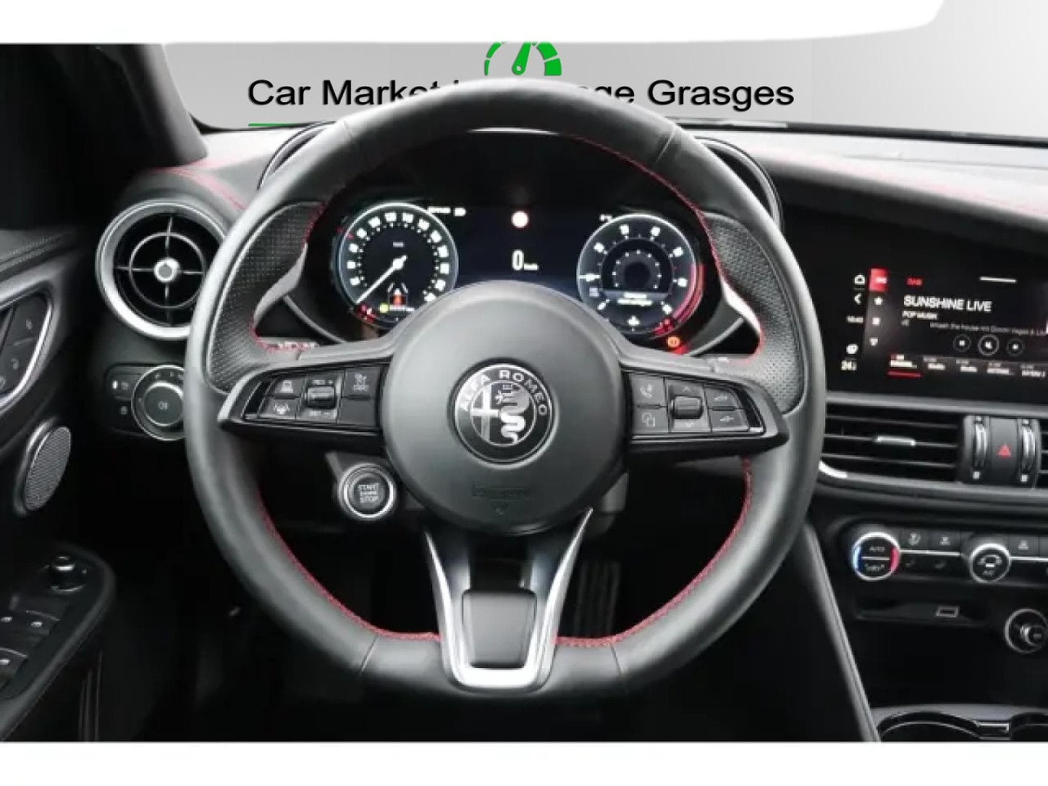 Alfa-Romeo Giulia COMPETIZIONE 2.0 TURBO (2023) - Photo 16