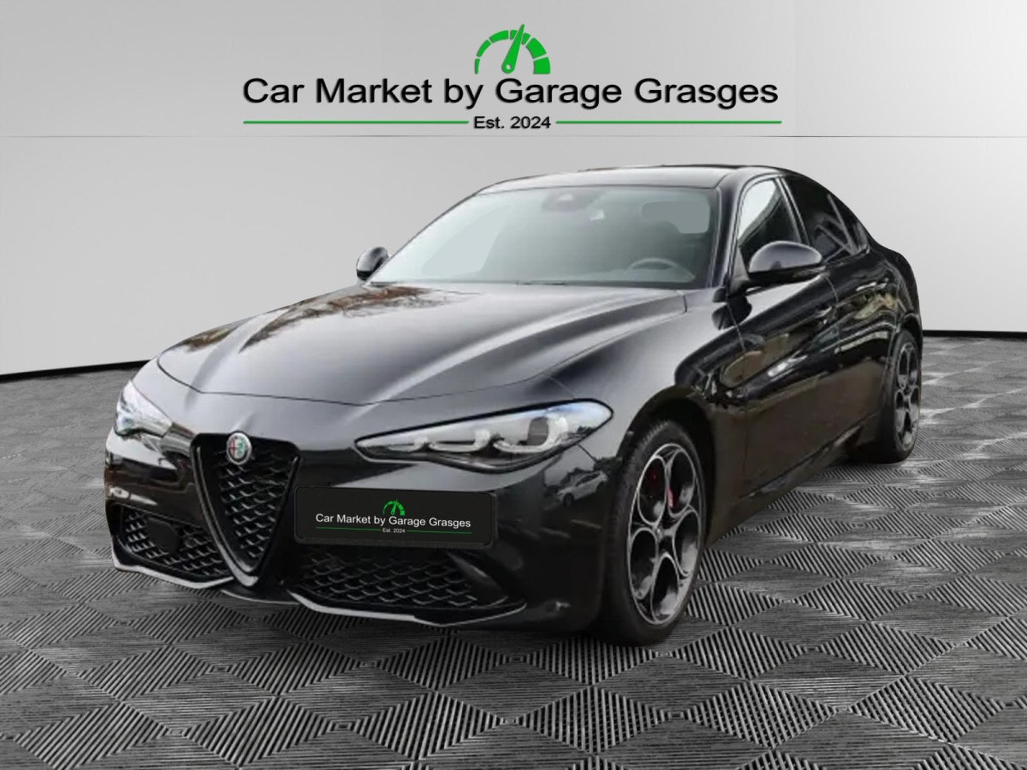 Alfa-Romeo Giulia COMPETIZIONE 2.0 TURBO (2023) - Photo 7