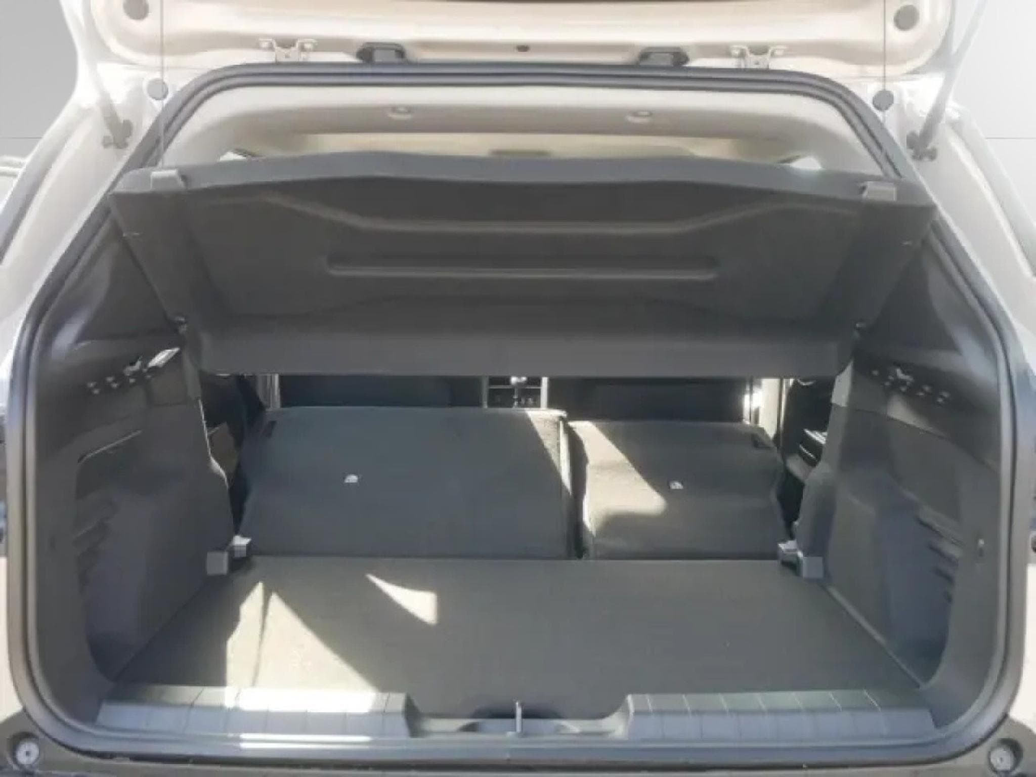 Jeep Avenger ALTITUDE 1.2 (2025) - Photo 10