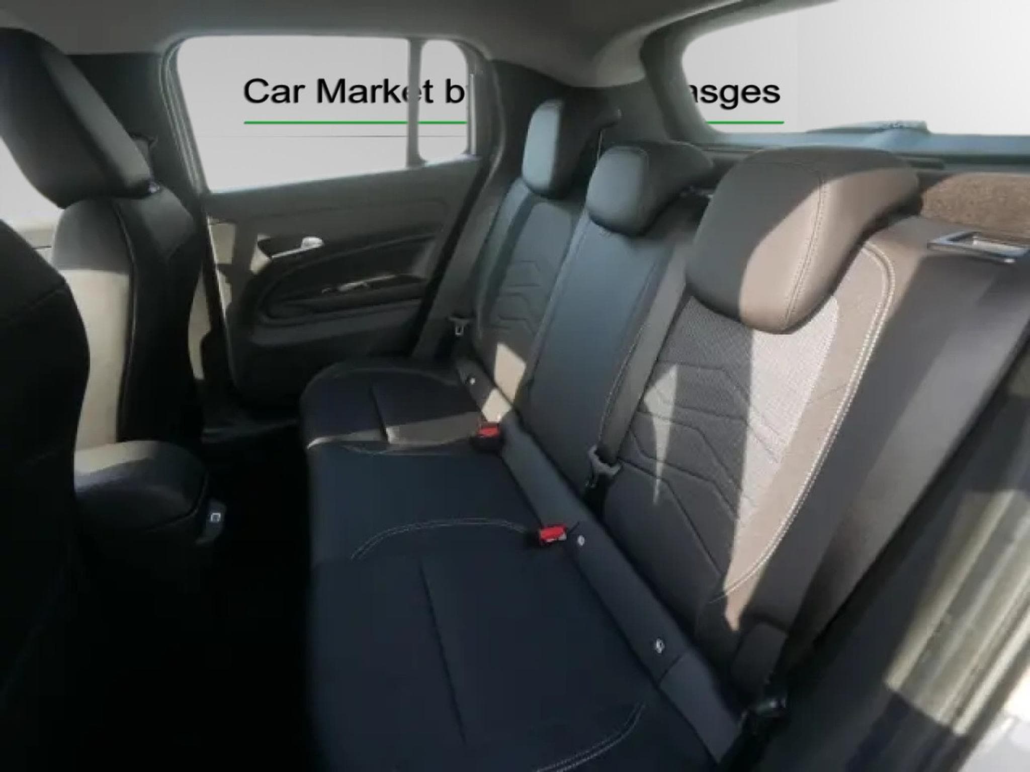 Jeep Avenger ALTITUDE 1.2 (2025) - Photo 12