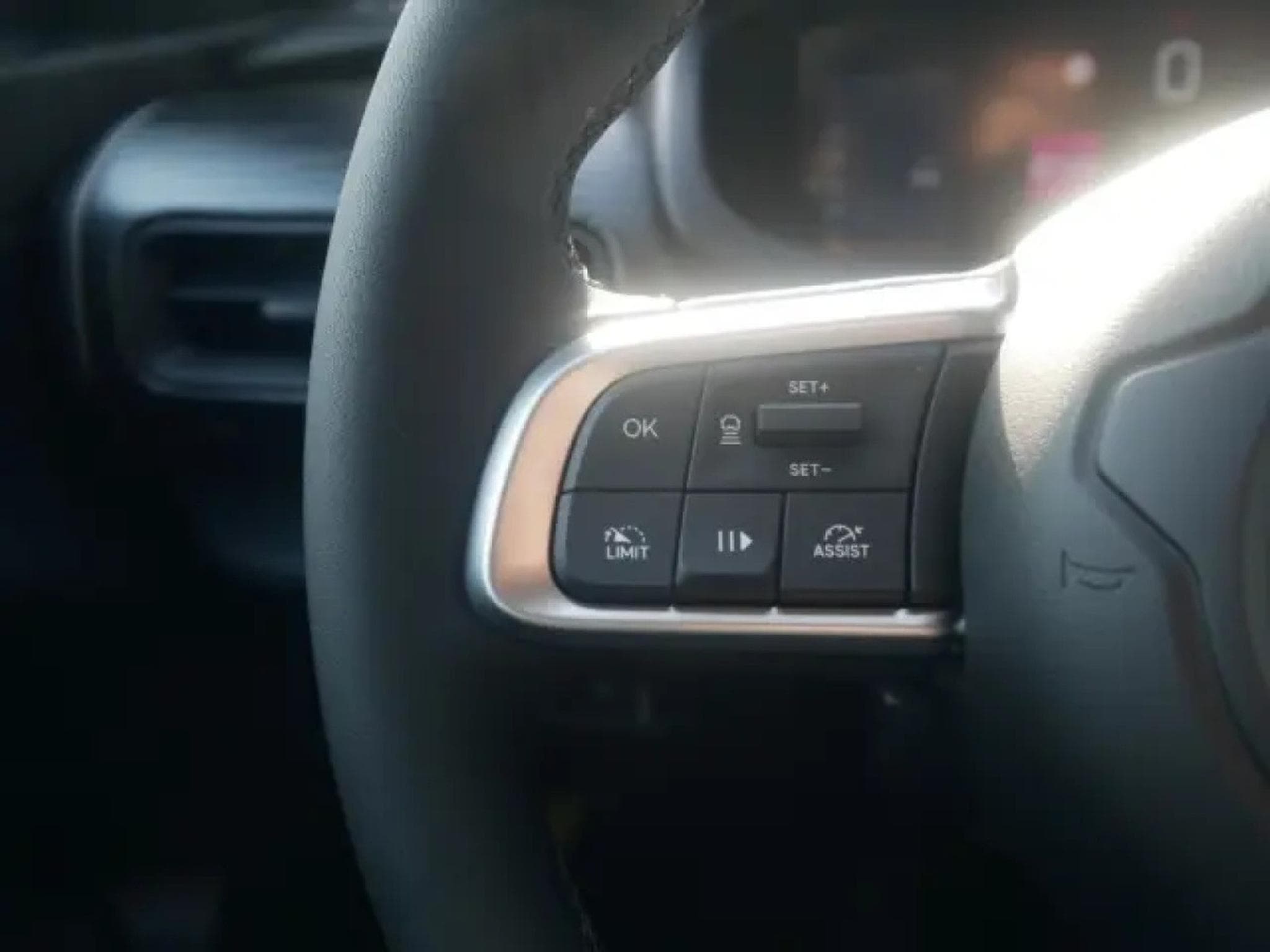 Jeep Avenger ALTITUDE 1.2 (2025) - Photo 16