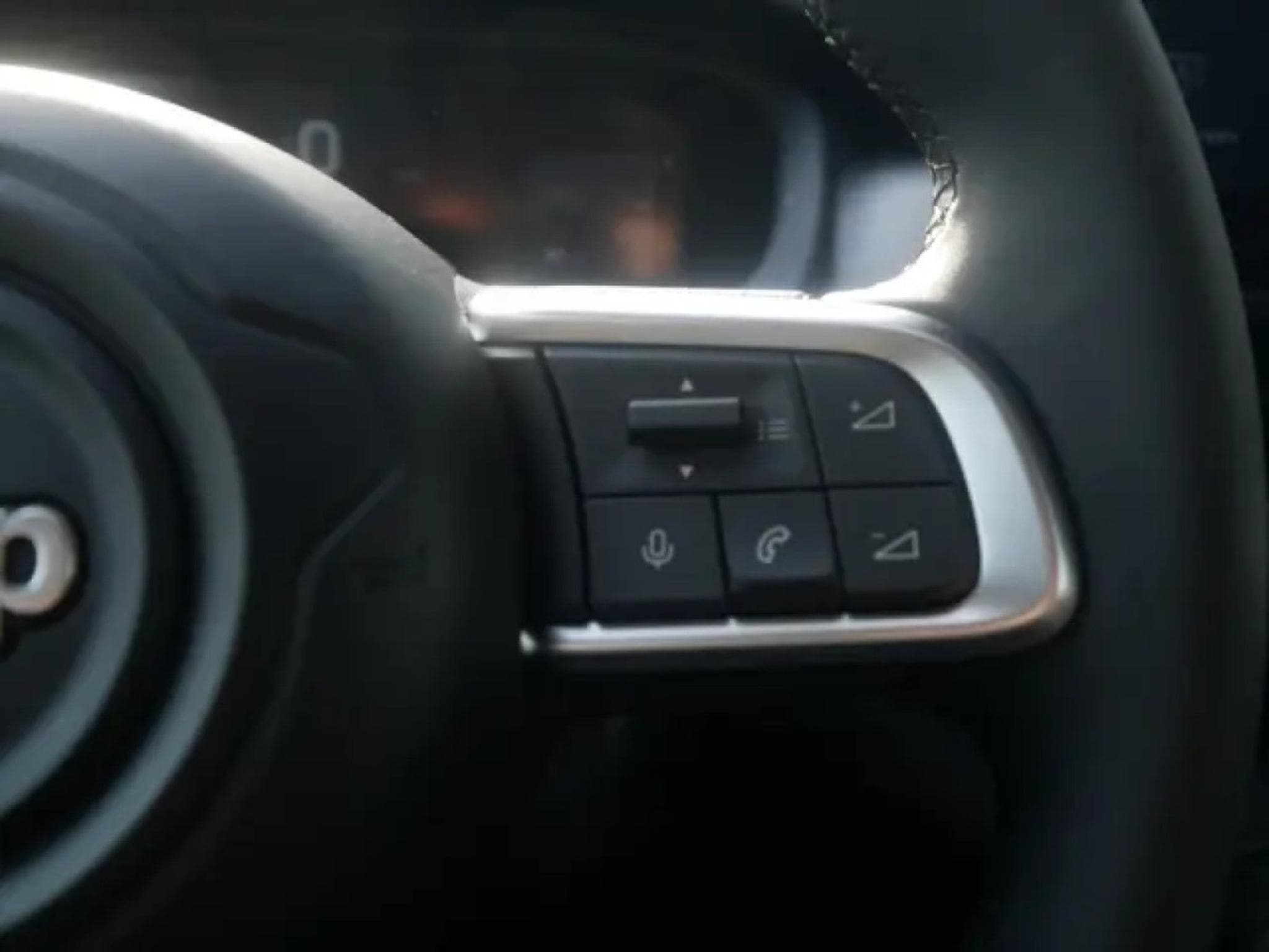 Jeep Avenger ALTITUDE 1.2 (2025) - Photo 17