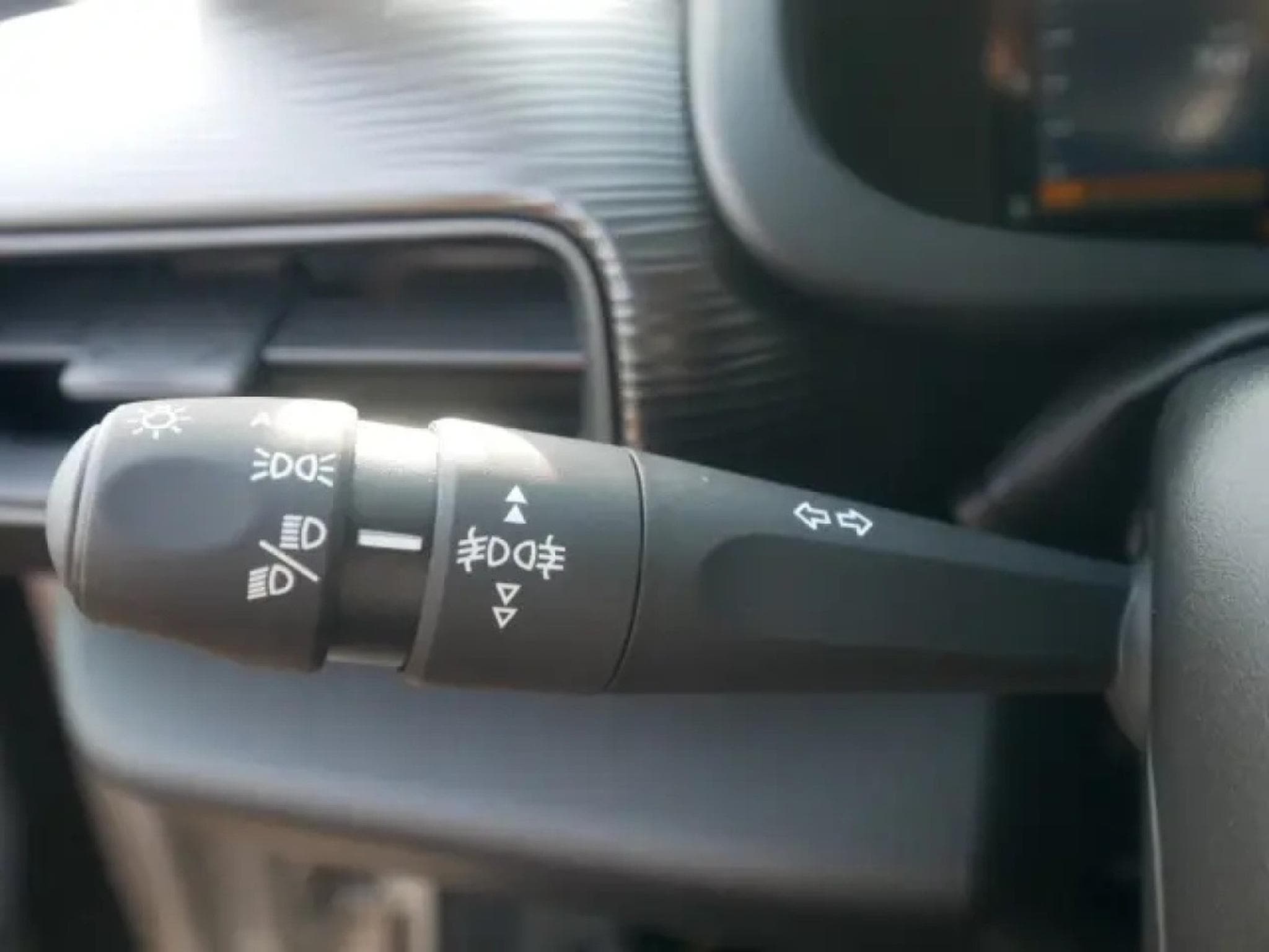 Jeep Avenger ALTITUDE 1.2 (2025) - Photo 18