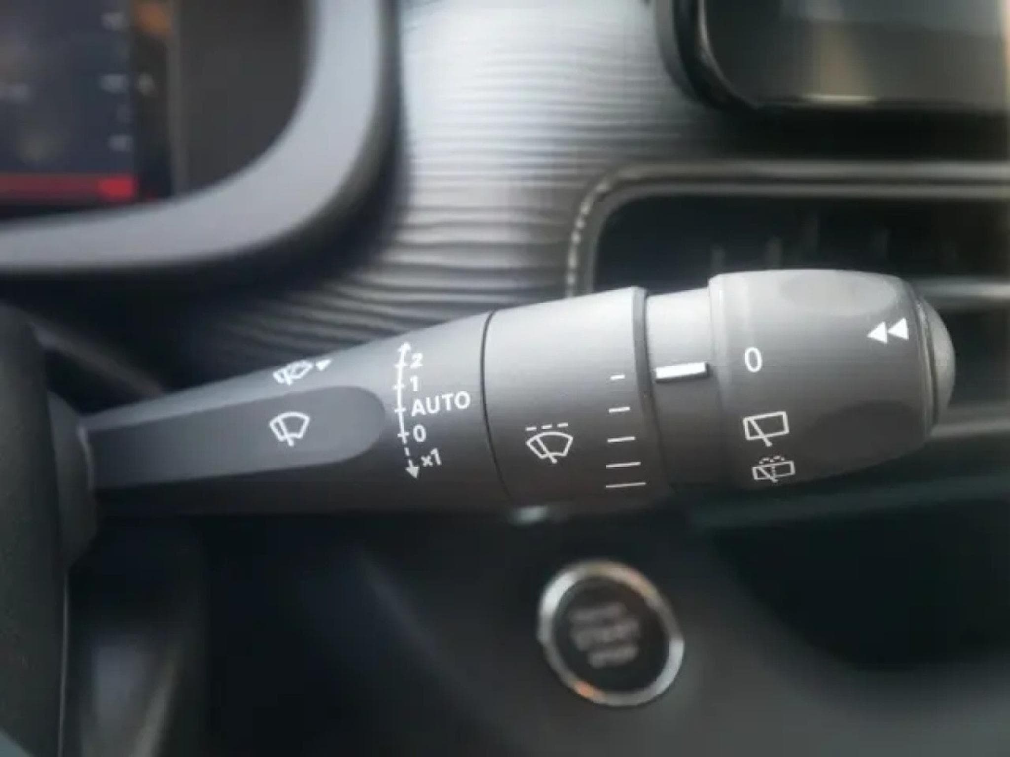 Jeep Avenger ALTITUDE 1.2 (2025) - Photo 19