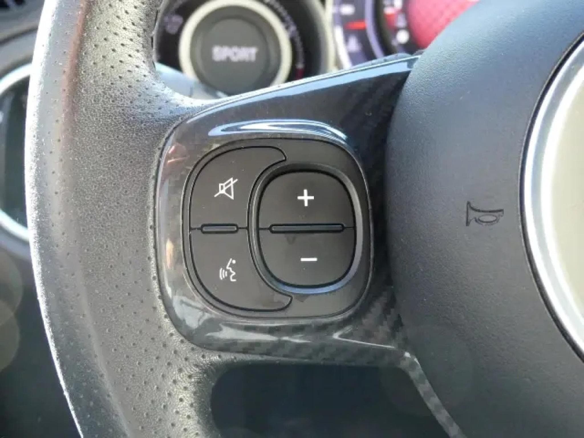 Abarth 695 70TH Anniversaire 1.4 T-JET 180 (2021) - Photo 13