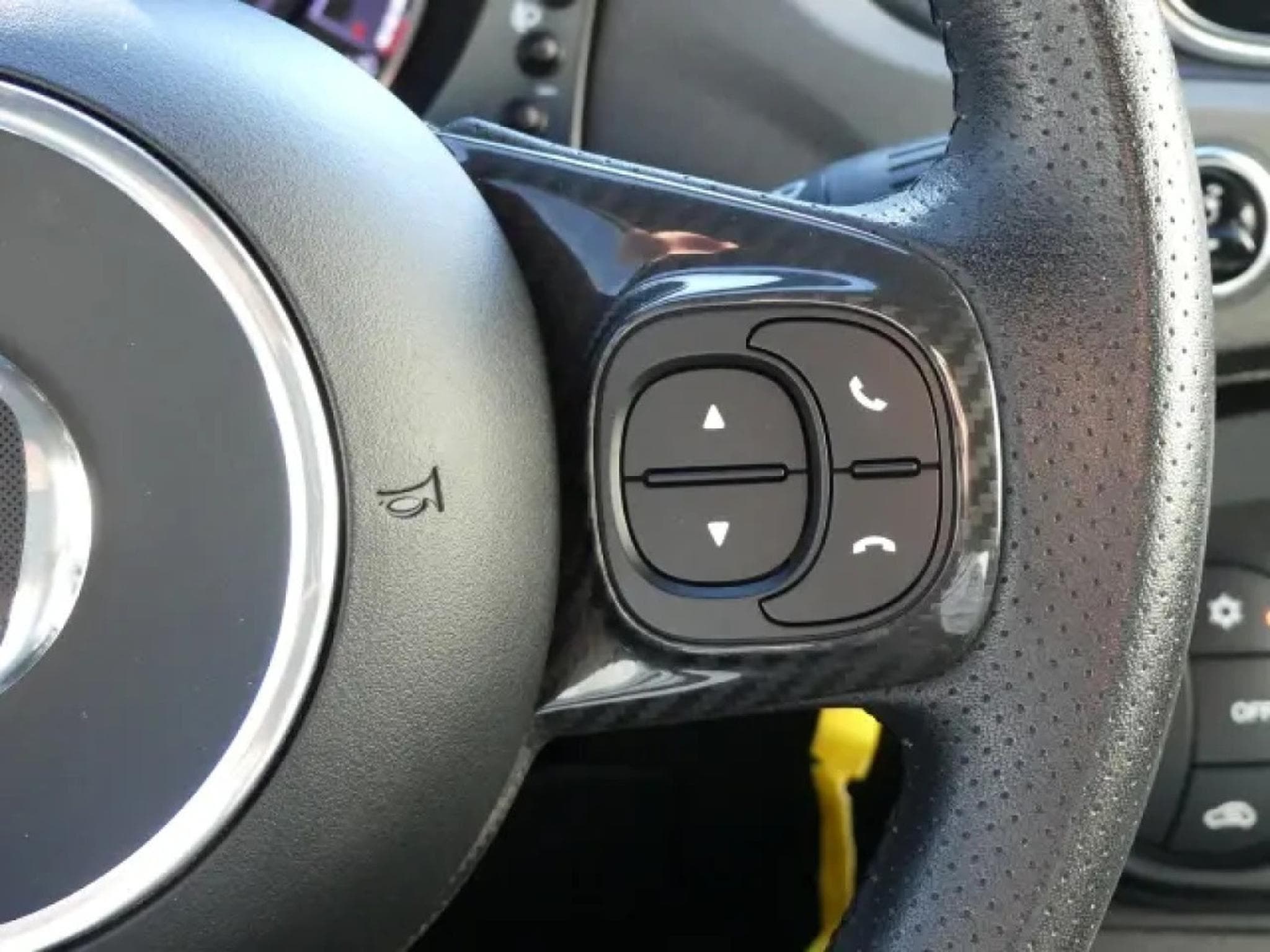 Abarth 695 70TH Anniversaire 1.4 T-JET 180 (2021) - Photo 14