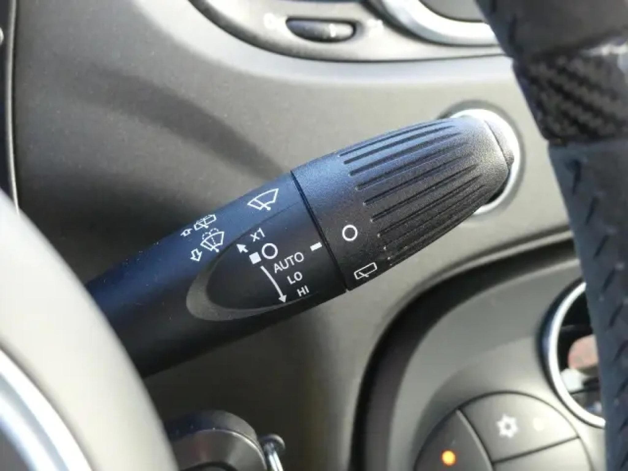 Abarth 695 70TH Anniversaire 1.4 T-JET 180 (2021) - Photo 16