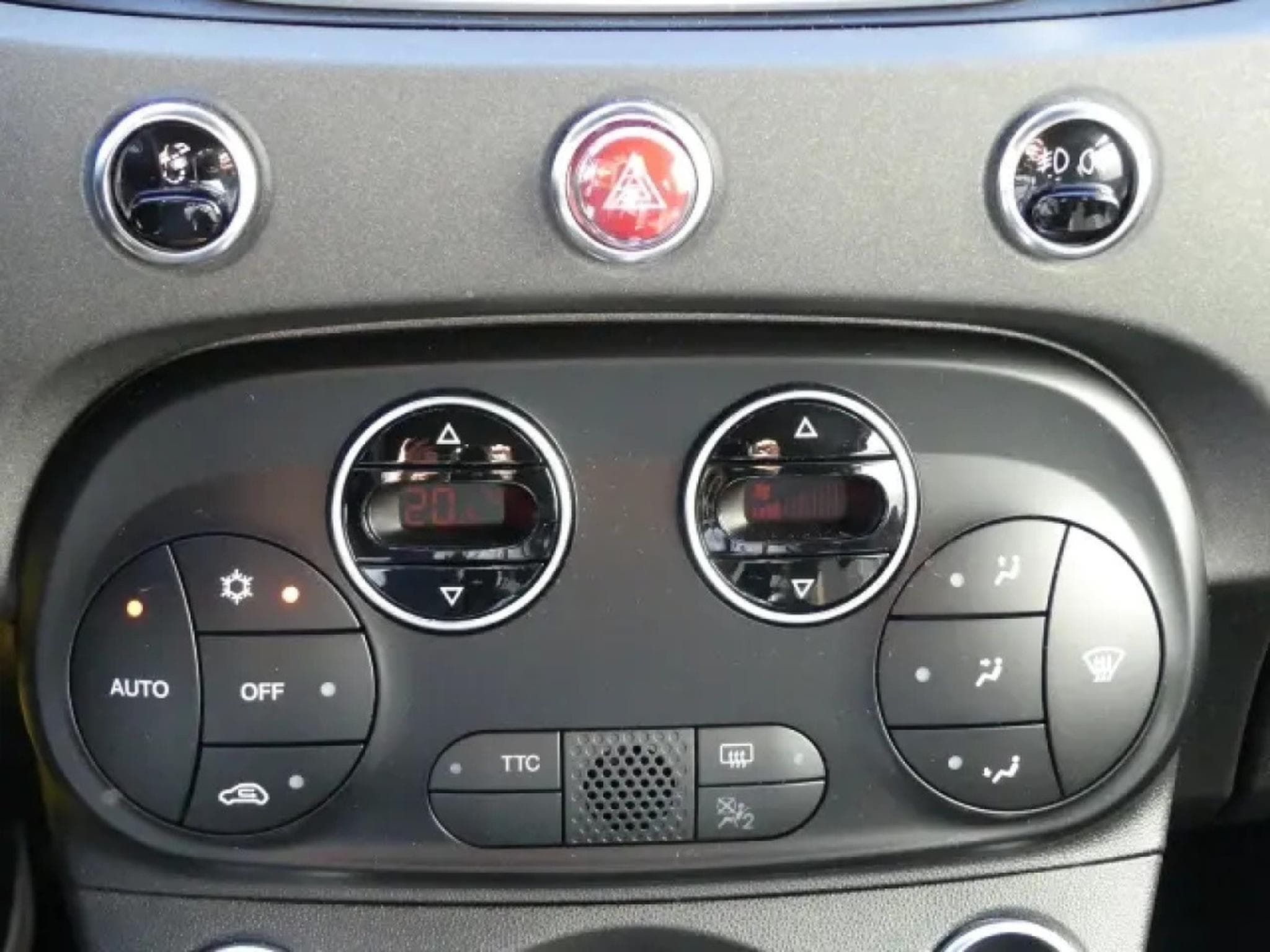 Abarth 695 70TH Anniversaire 1.4 T-JET 180 (2021) - Photo 21