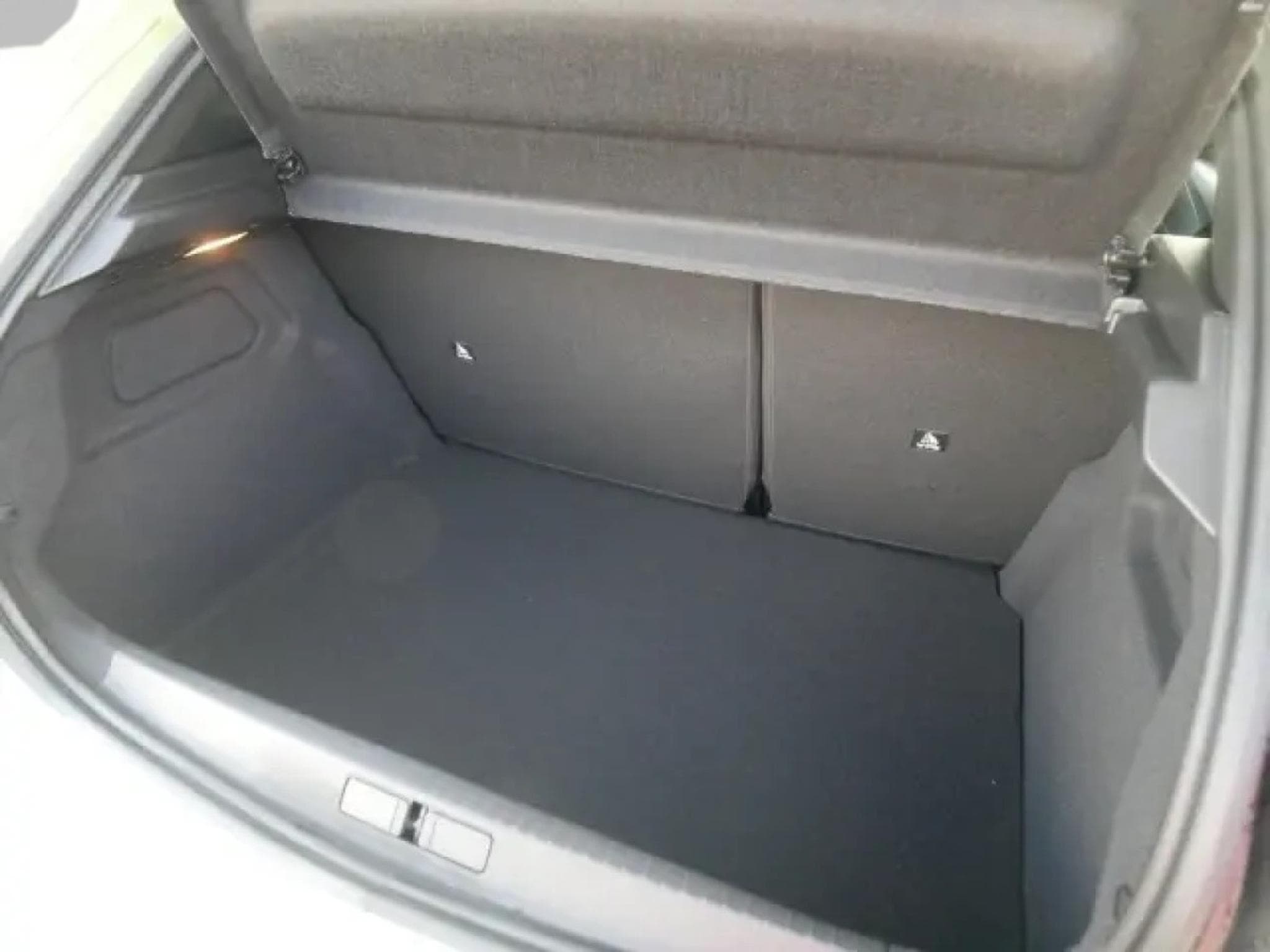 Peugeot 208 ALLURE 1.2 (2025) - Photo 8