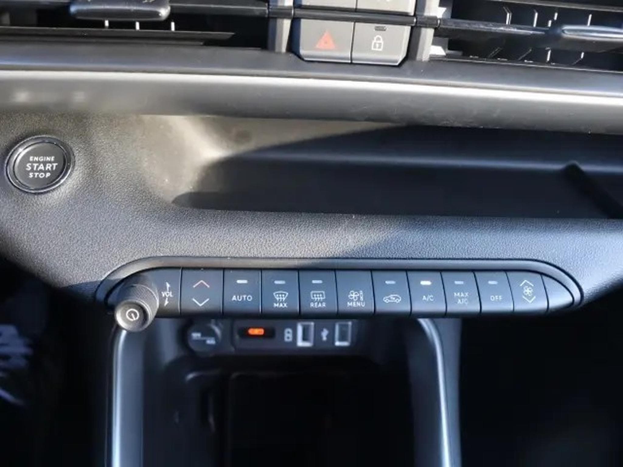 Jeep Avenger Summit 1.2 (2024) - Photo 21