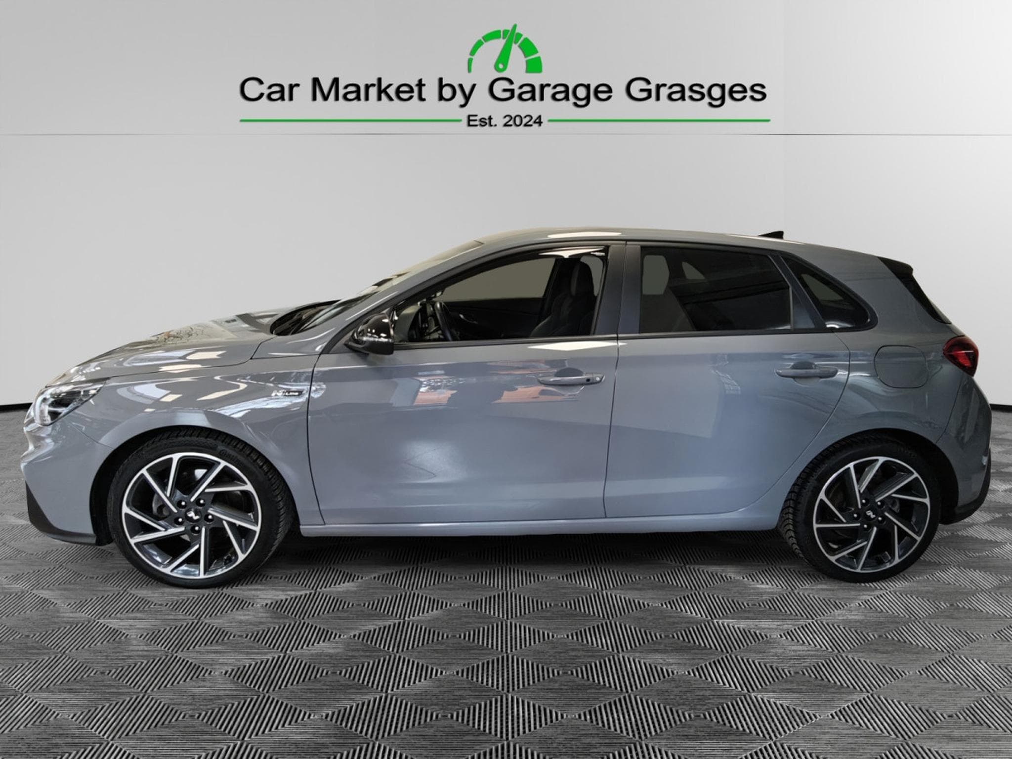 Hyundai i30 i30 N-Line (2023) - Photo 2