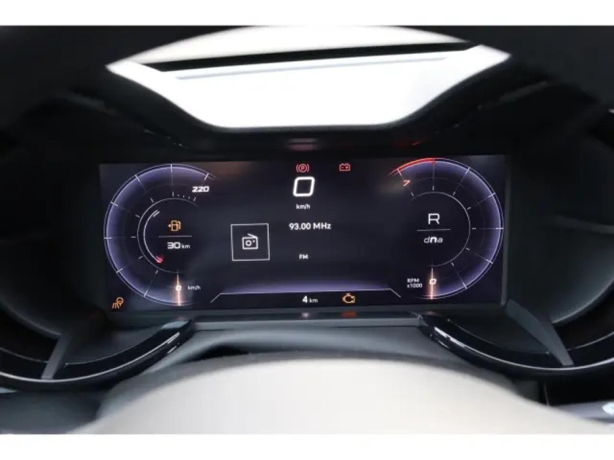 Alfa-Romeo Junior Ibrida Speciale 1.2 VGT (2025) - Photo 17