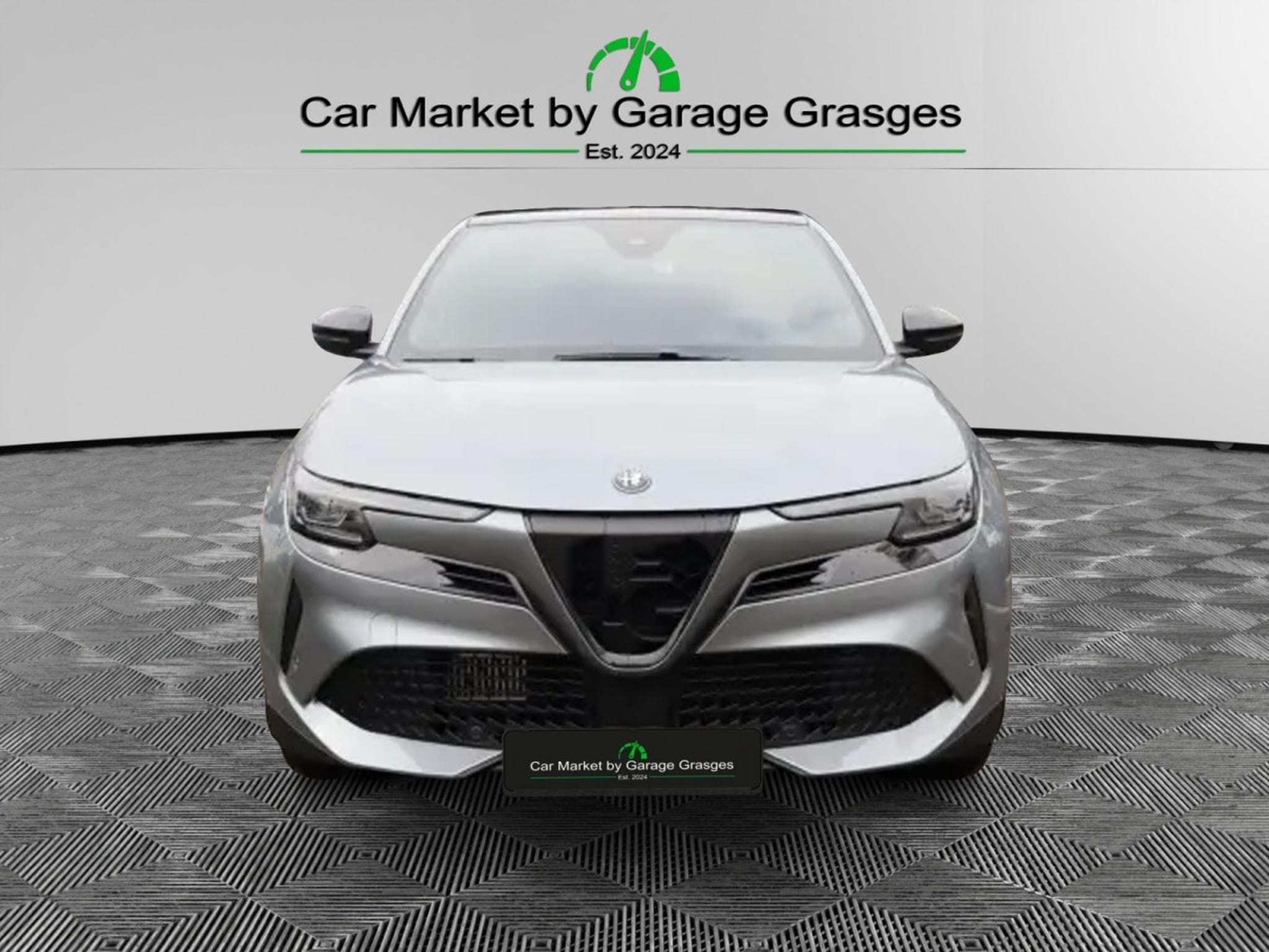 Alfa-Romeo Junior Ibrida Speciale 1.2 VGT (2025) - Photo 8