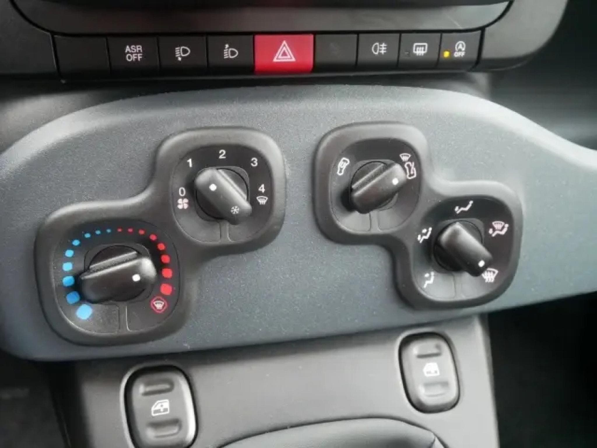 Fiat Panda ICON HYBRID 1.0 GSE (2026) - Photo 23