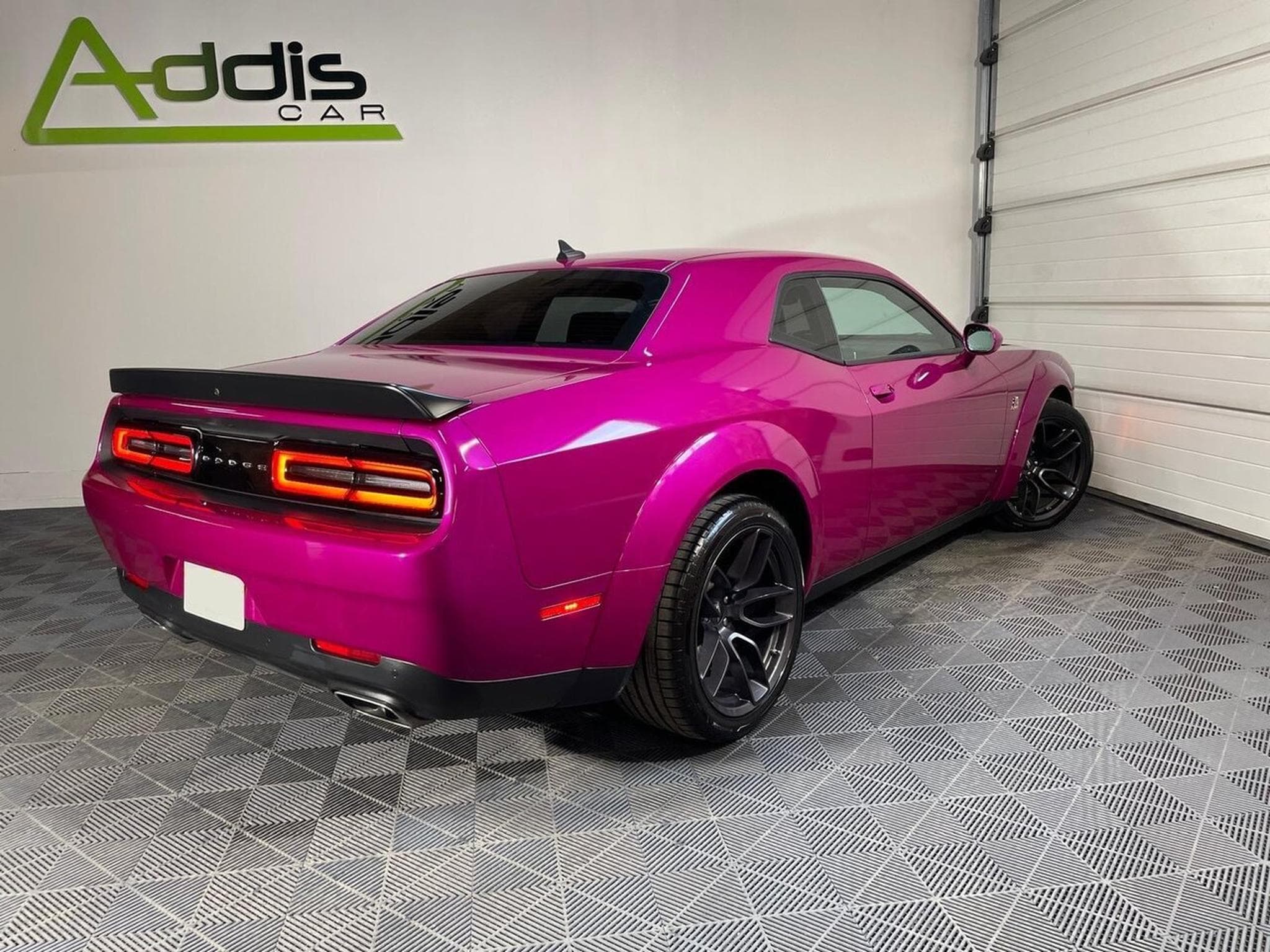 Dodge Challenger R/T SCAT PACK WIDEBODY 6.4 V8 SRT 392 (2019) - Photo 2