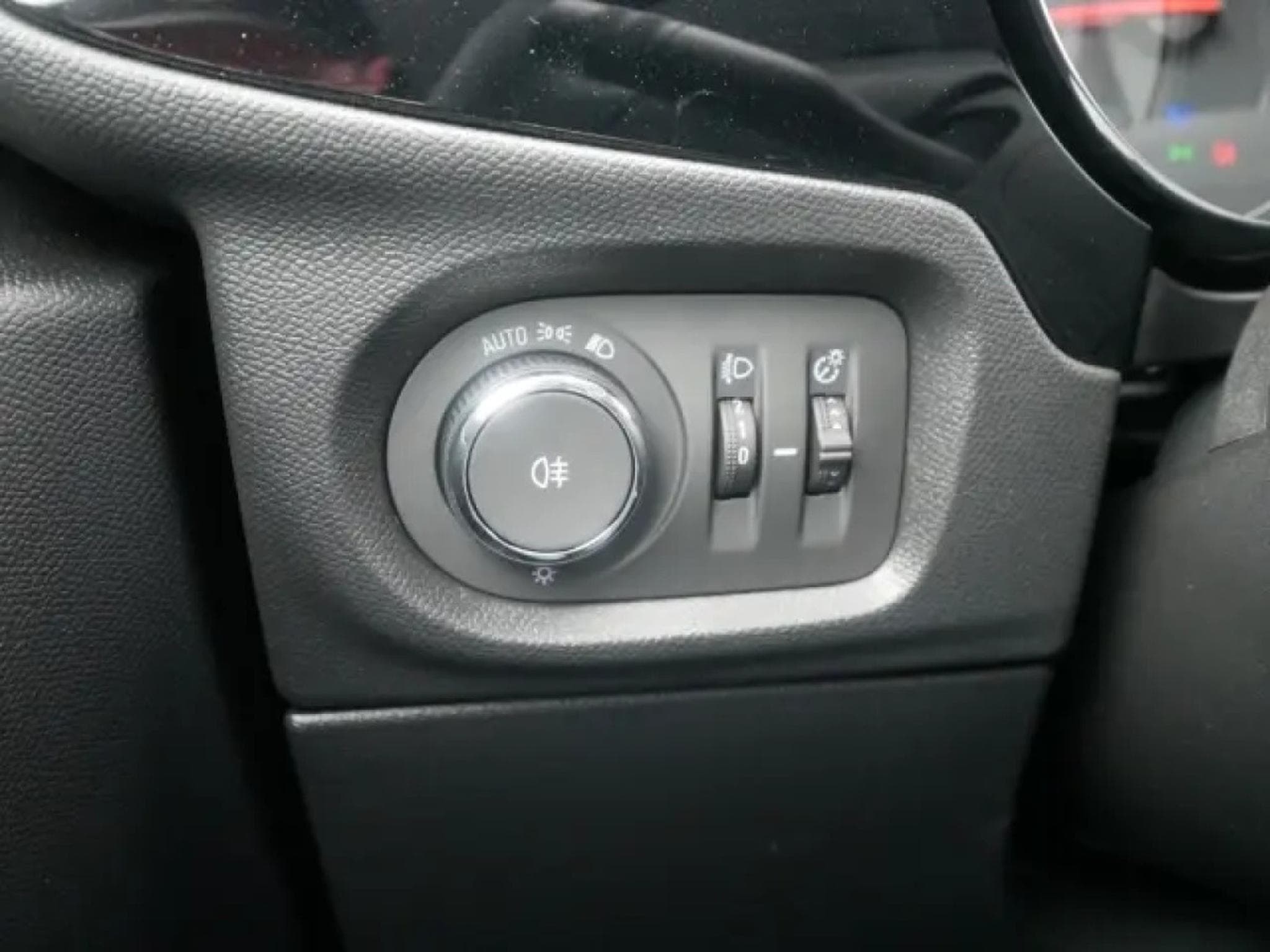 Opel Corsa 1.2 Turbo 100PS Corsa Edition (2025) - Photo 24