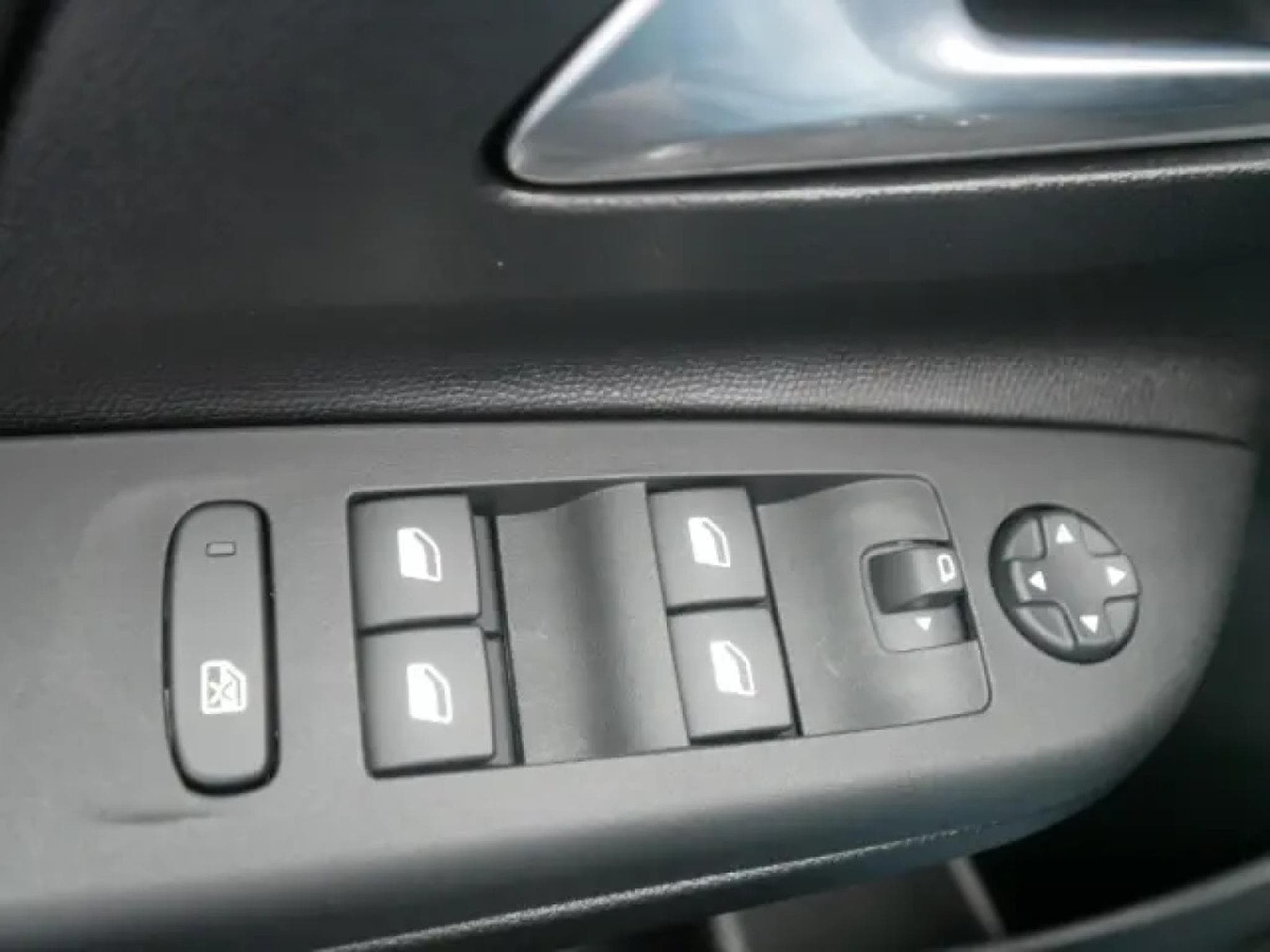 Opel Corsa 1.2 Turbo 100PS Corsa Edition (2025) - Photo 25