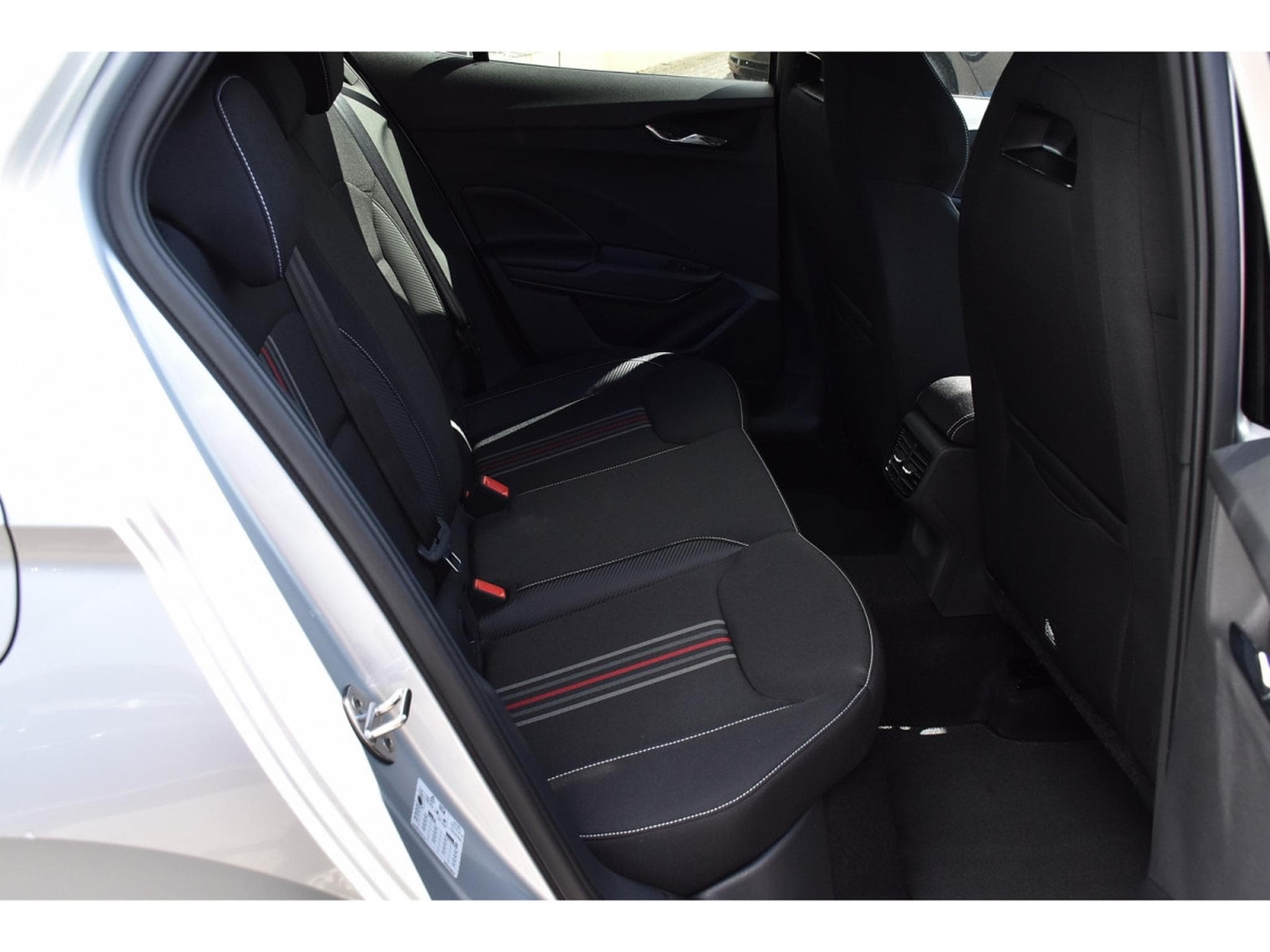 Skoda Fabia 1.0 TSI Monte Carlo DSG ACC TRAVEL CAM KESSY NEUVE (2026) - Foto 8