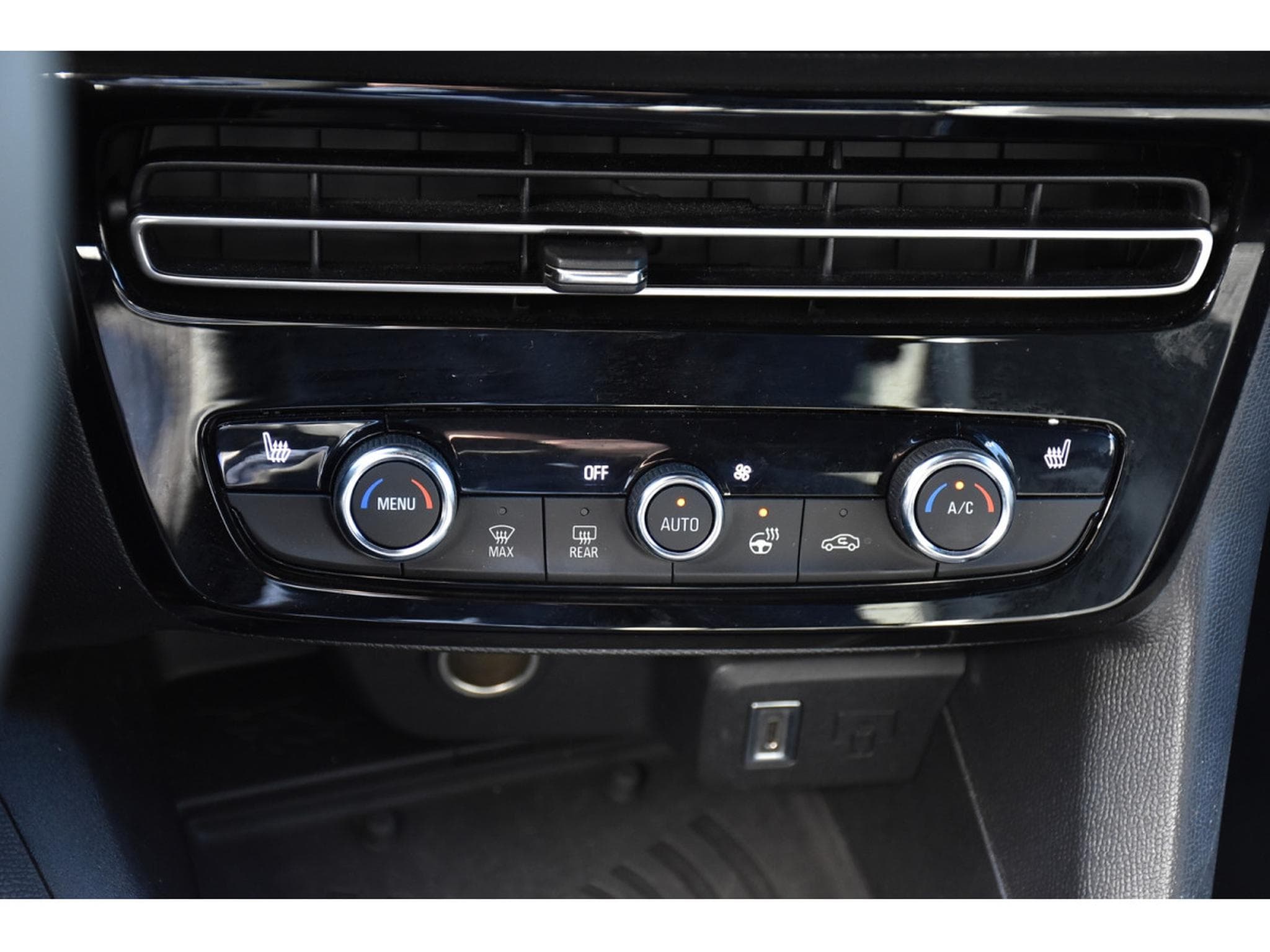 Opel Mokka 1.2 Turbo MHEV Edition e-DCT6 ACC SIDE GPS CAM 1° MAIN (2025) - Foto 19